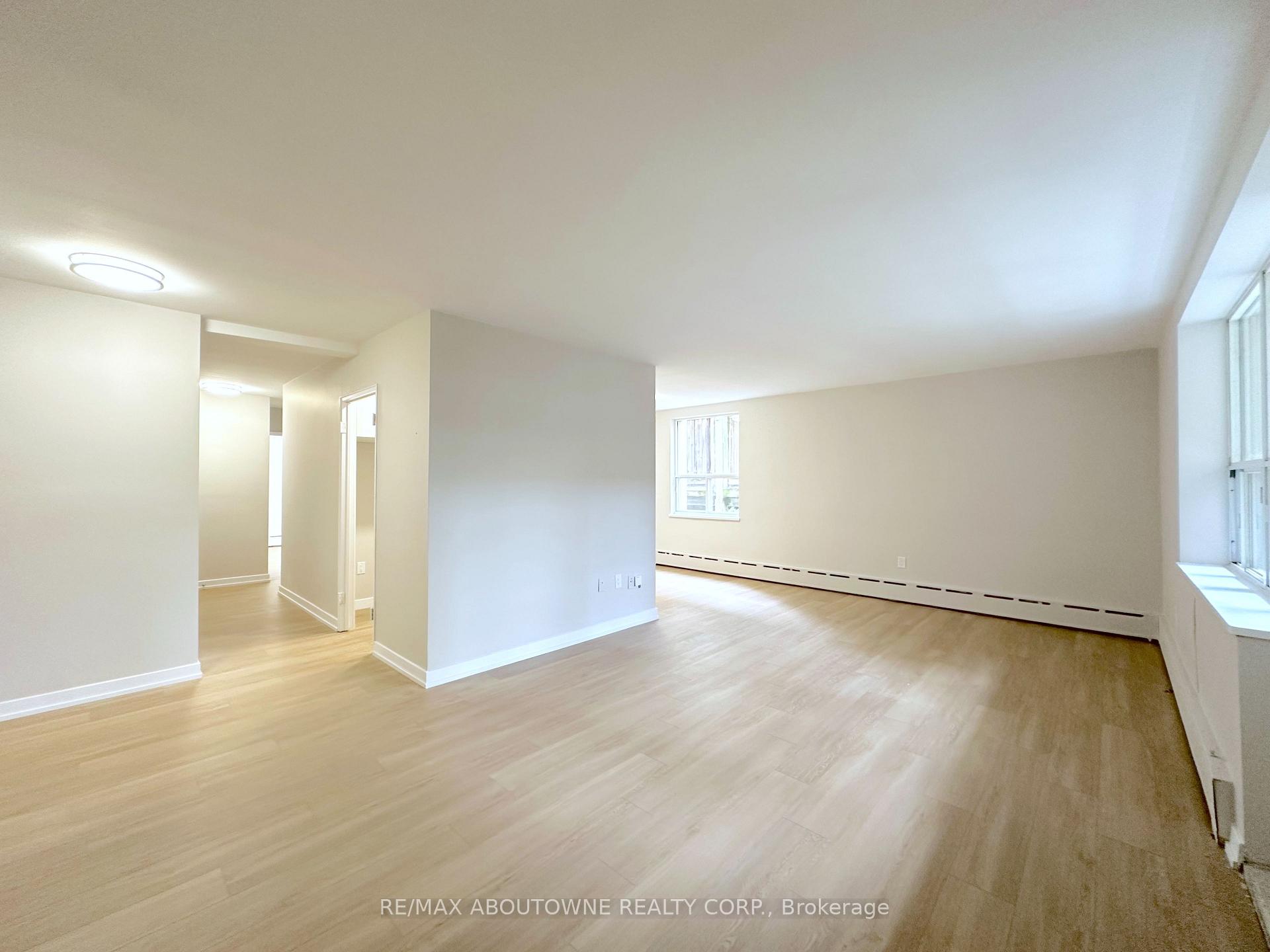 Photo 4 of Unit 204, 300 St Clair Avenue W, Toronto, Casa Loma — HOMEH