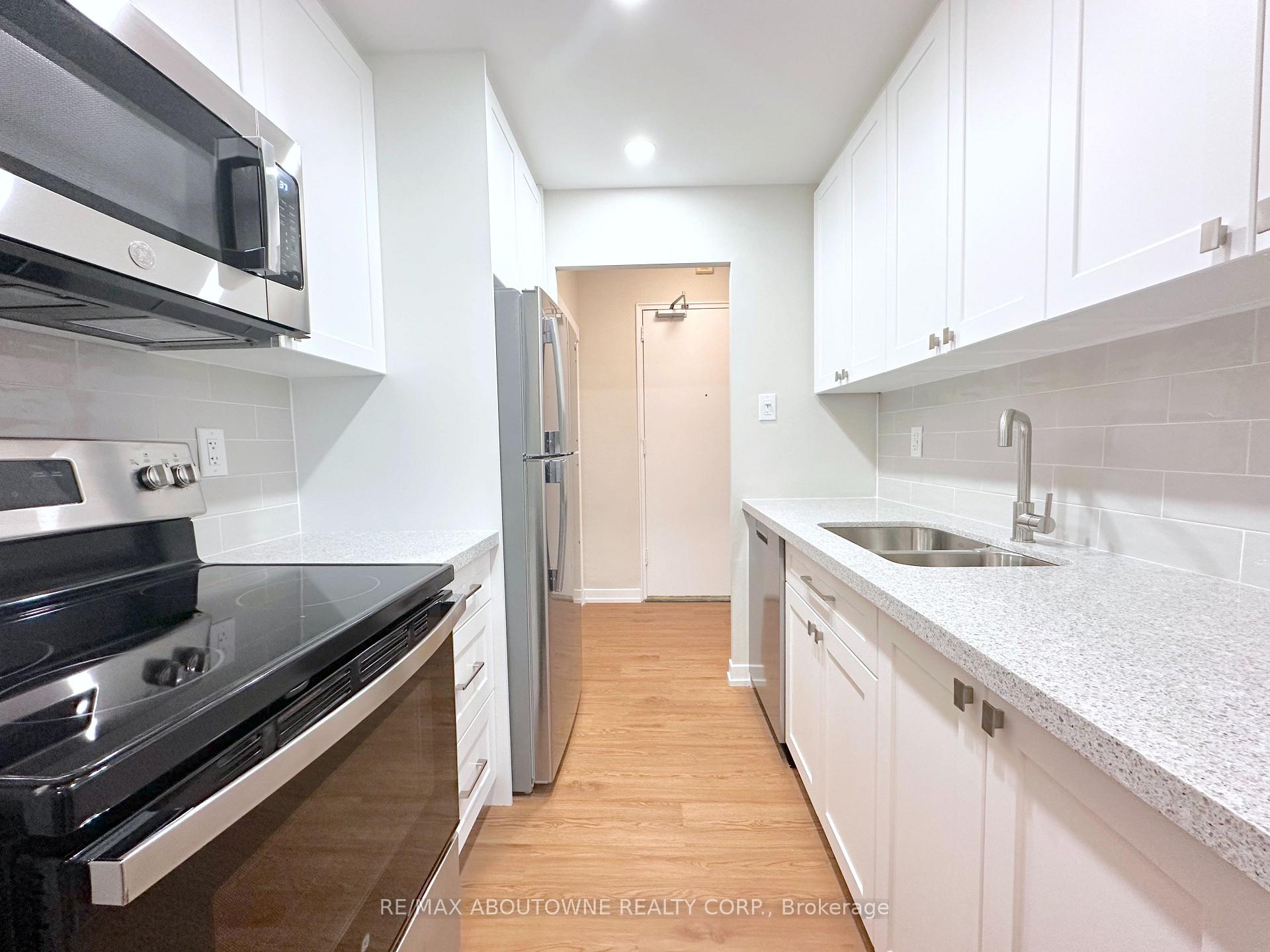 Photo 6 of Unit 204, 300 St Clair Avenue W, Toronto, Casa Loma — HOMEH