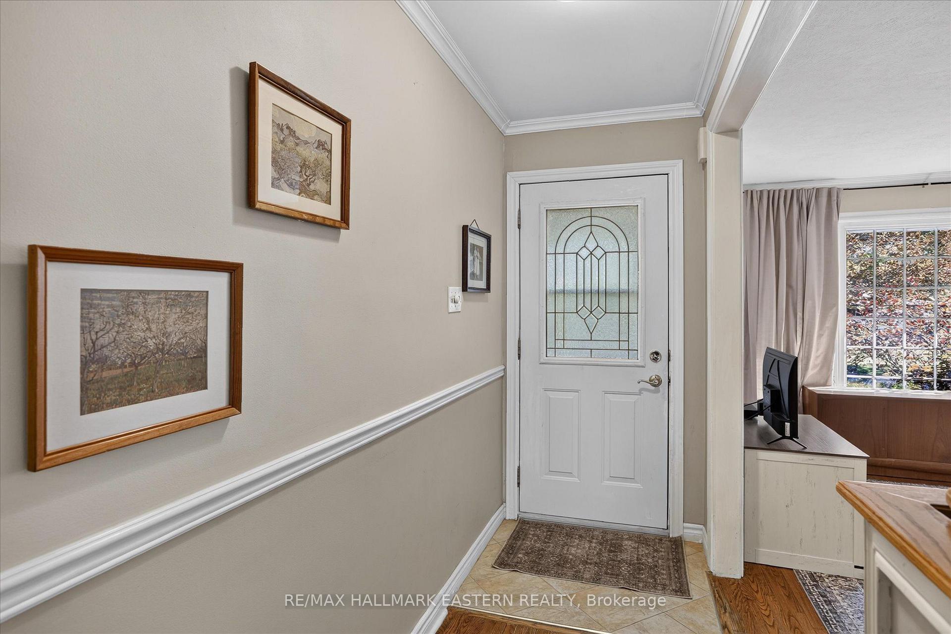 Photo 4 of 897 Westdale Avenue, Peterborough, Northcrest Ward 5 — HOMEH
