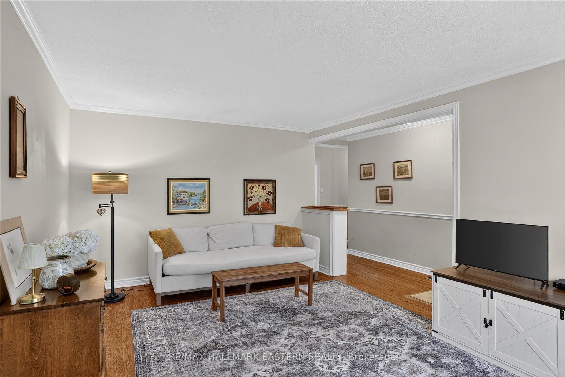 Photo 8 of 897 Westdale Avenue, Peterborough, Northcrest Ward 5 — HOMEH