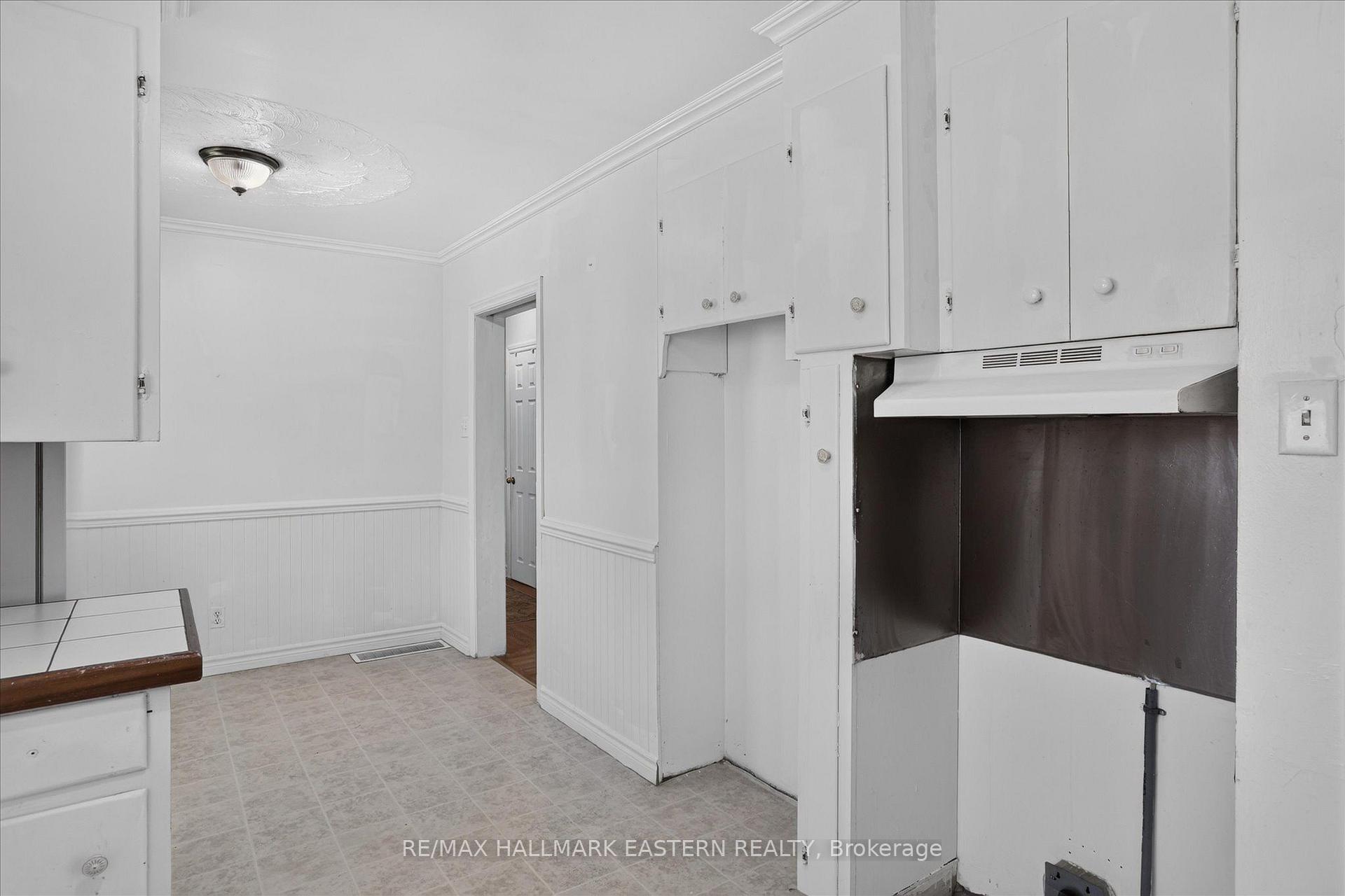 Photo 12 of 897 Westdale Avenue, Peterborough, Northcrest Ward 5 — HOMEH