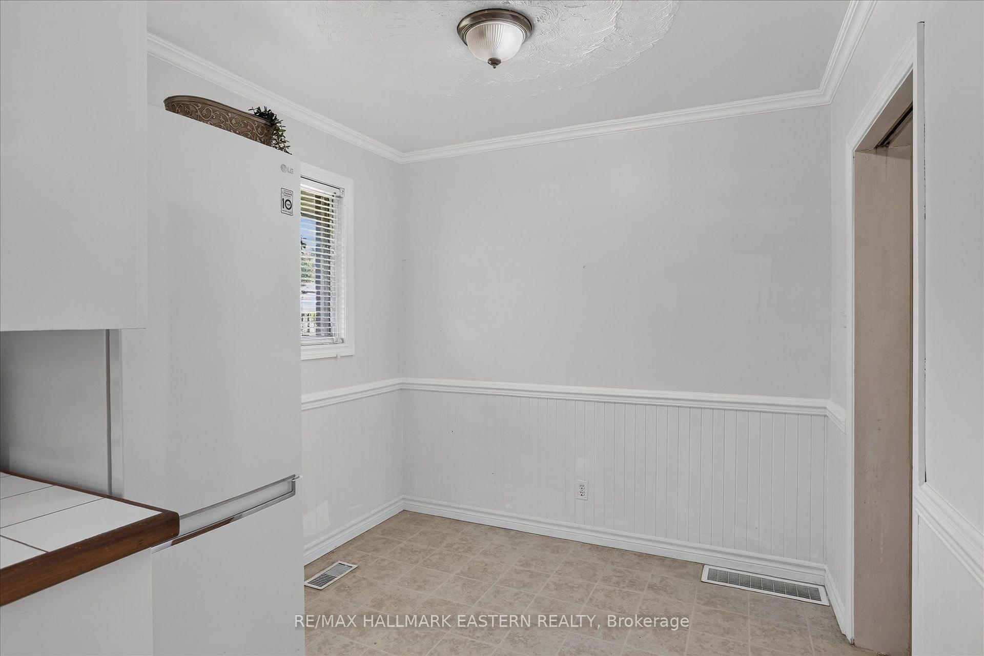 Photo 13 of 897 Westdale Avenue, Peterborough, Northcrest Ward 5 — HOMEH