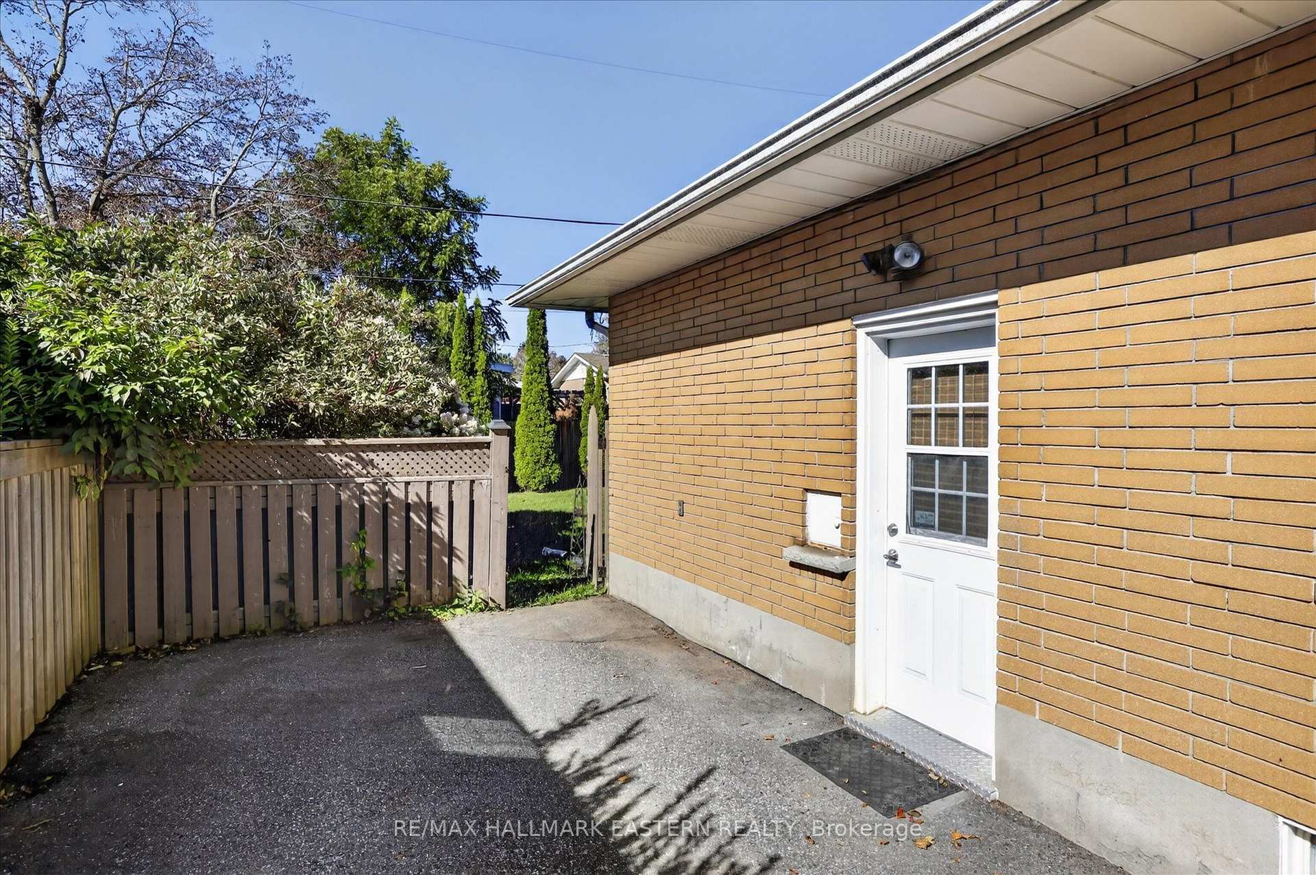 Photo 36 of 897 Westdale Avenue, Peterborough, Northcrest Ward 5 — HOMEH