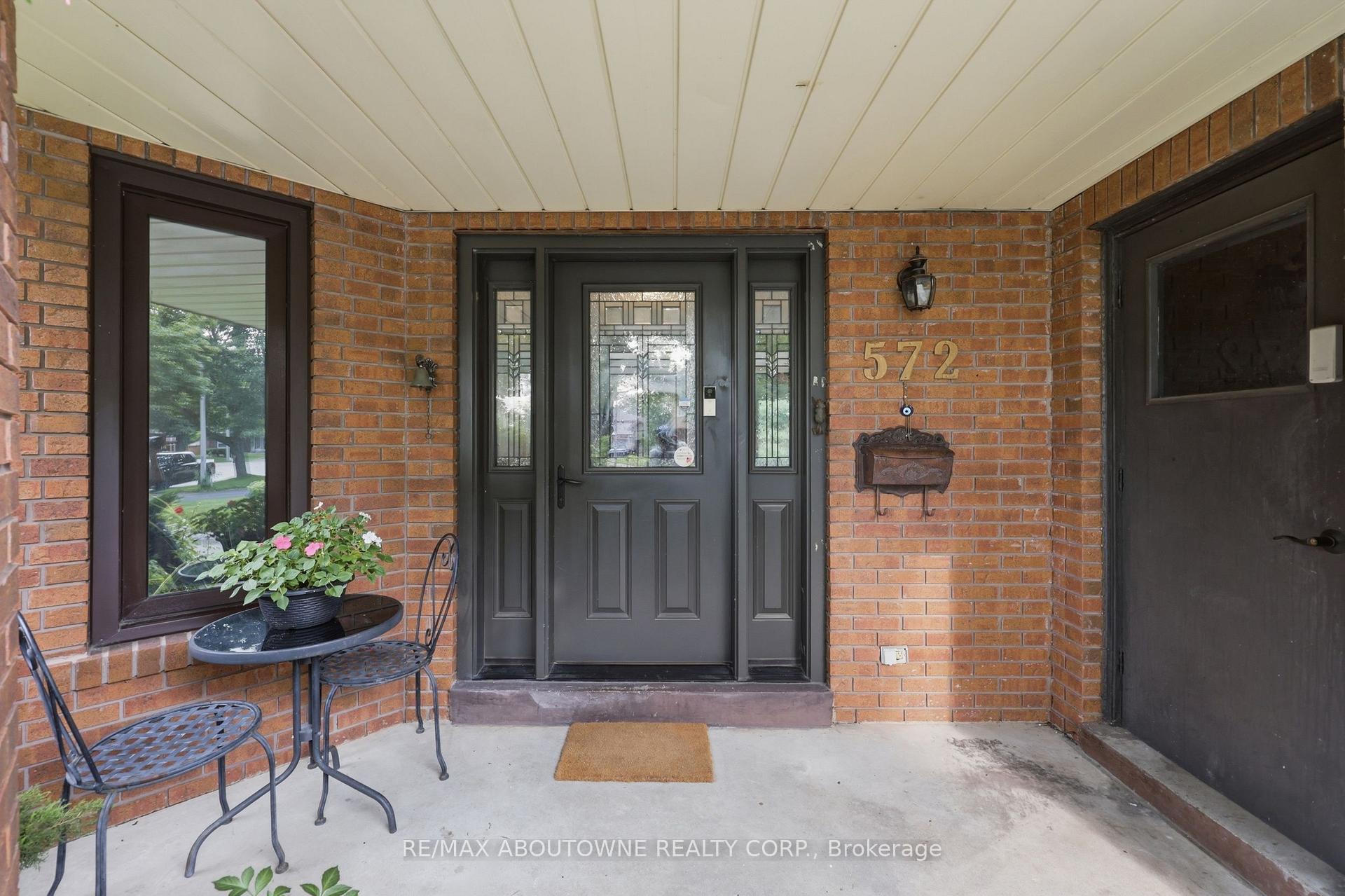 Photo 4 of 572 Harmony Avenue, Burlington, Roseland — HOMEH