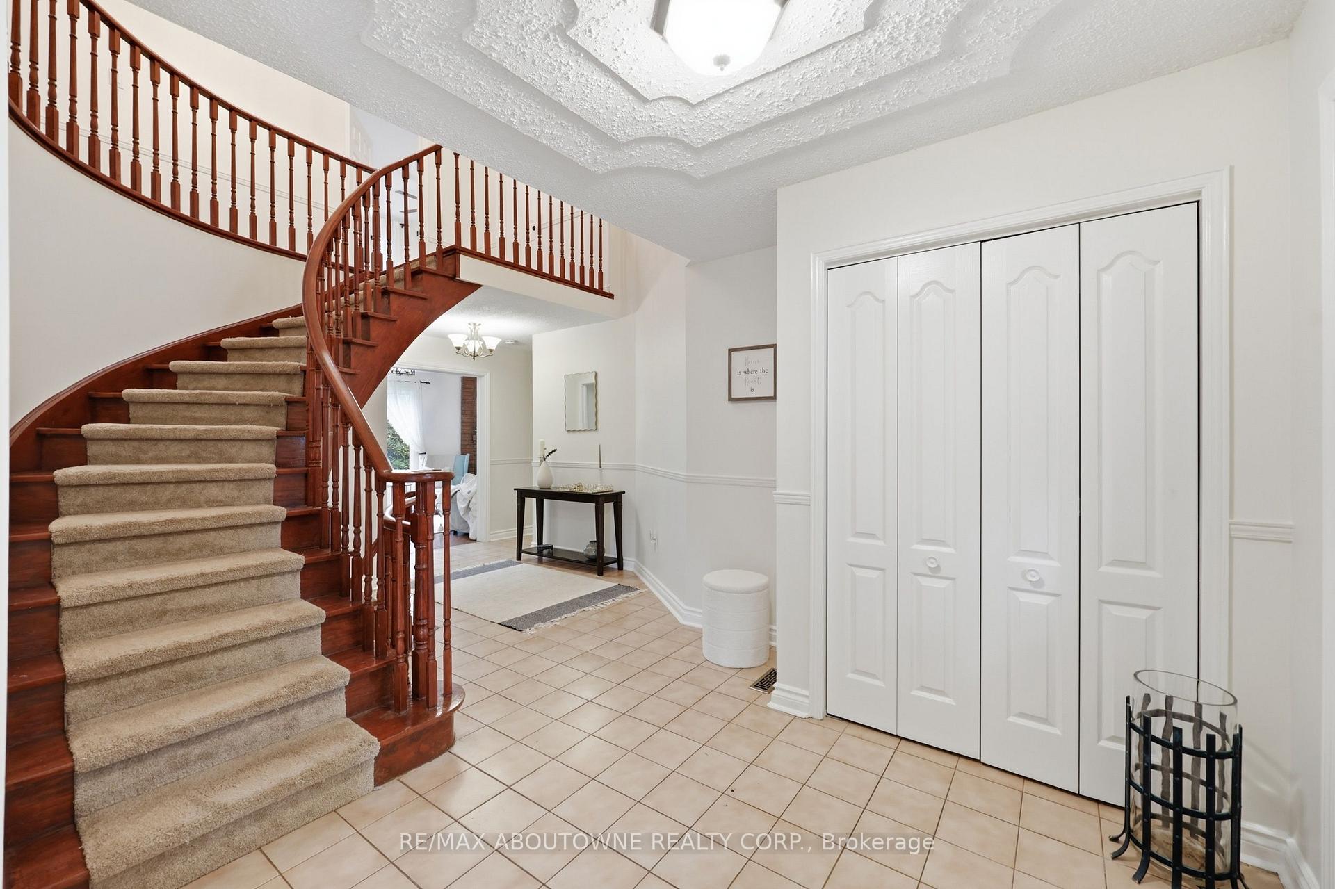 Photo 6 of 572 Harmony Avenue, Burlington, Roseland — HOMEH