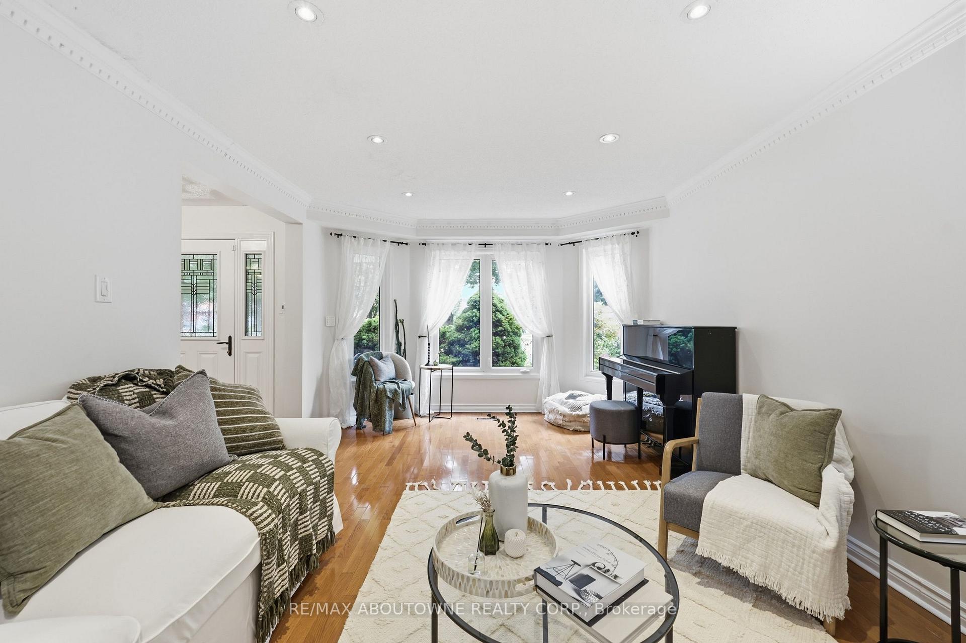 Photo 9 of 572 Harmony Avenue, Burlington, Roseland — HOMEH