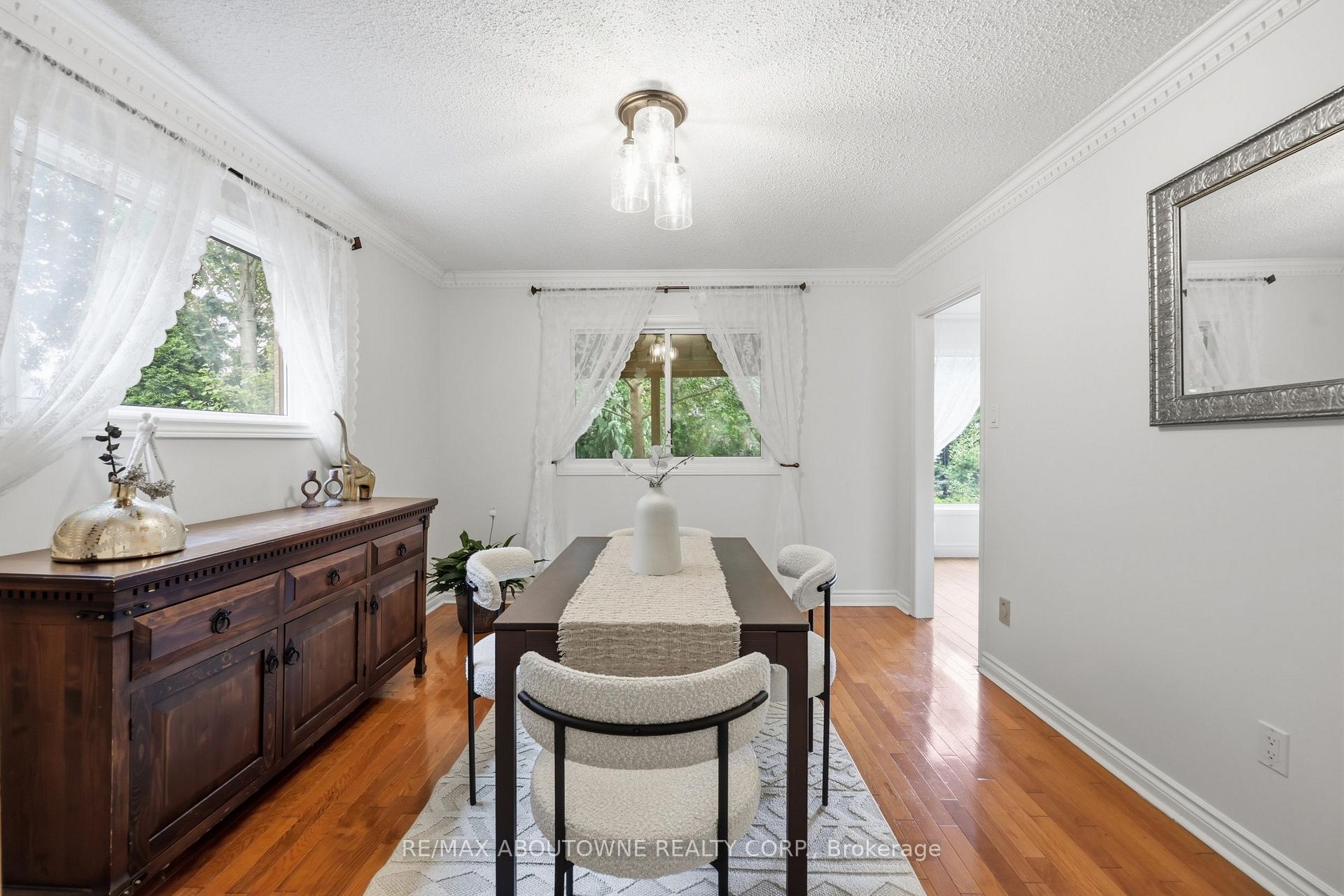 Photo 10 of 572 Harmony Avenue, Burlington, Roseland — HOMEH