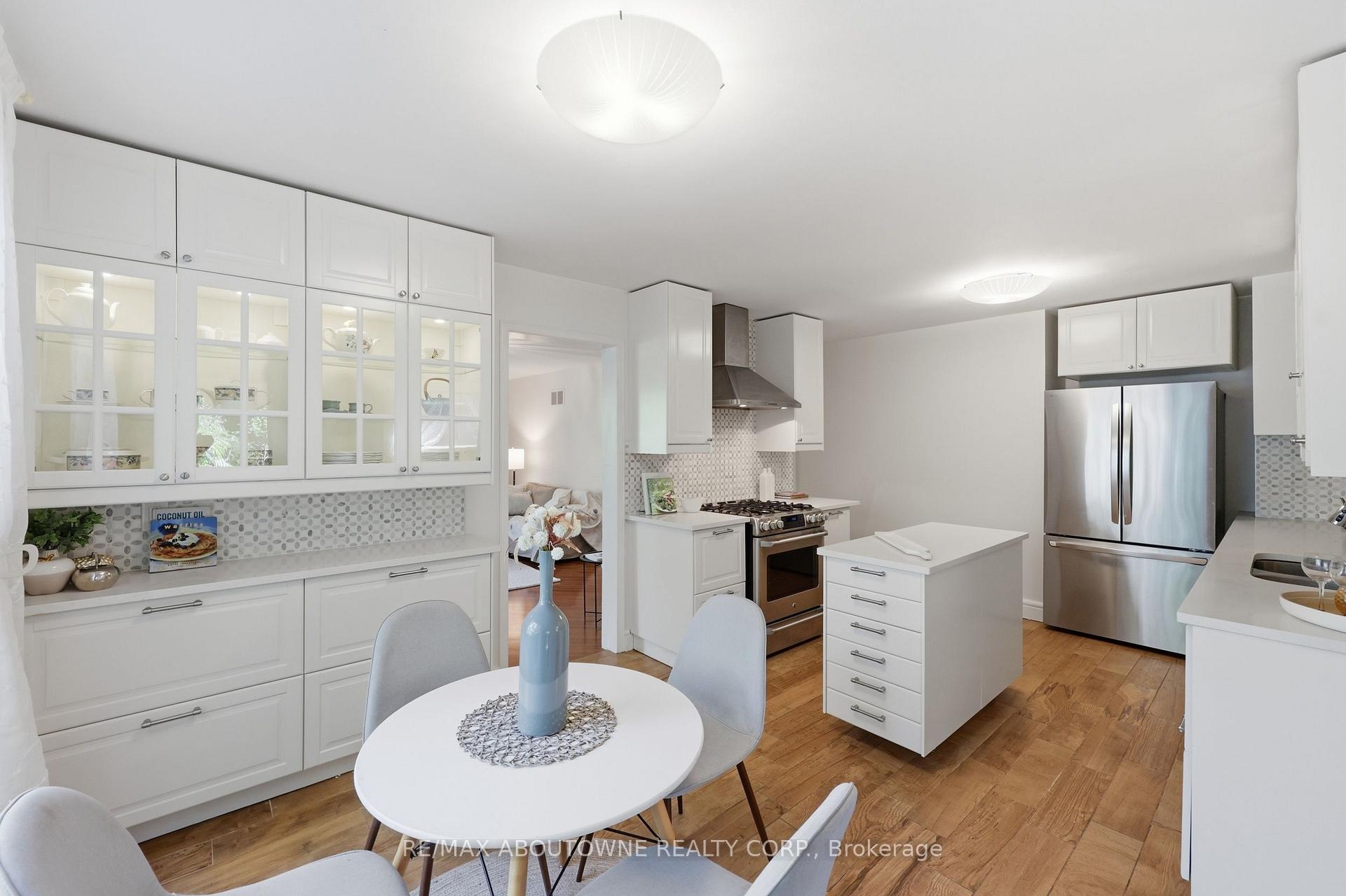 Photo 12 of 572 Harmony Avenue, Burlington, Roseland — HOMEH