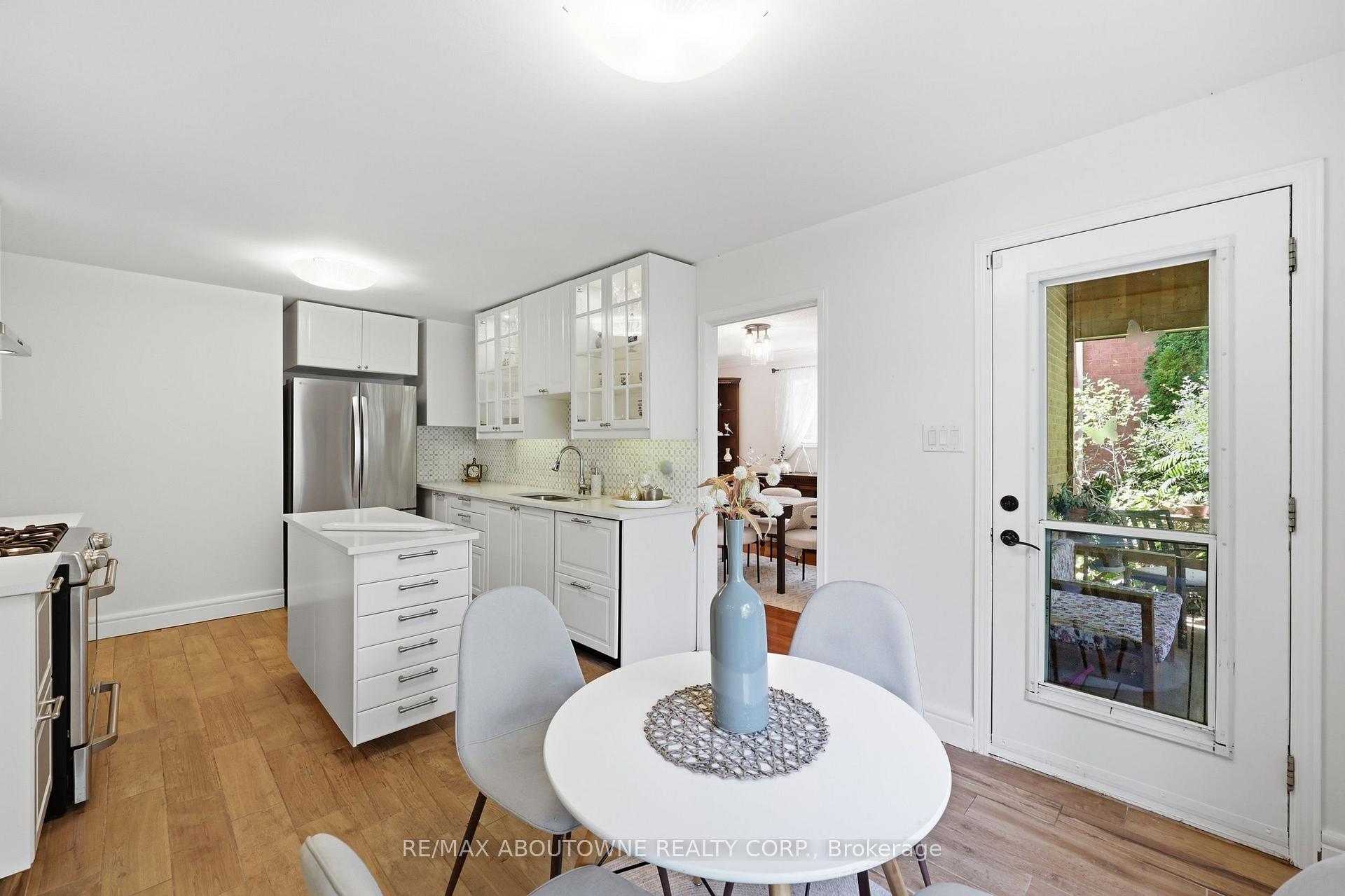 Photo 15 of 572 Harmony Avenue, Burlington, Roseland — HOMEH