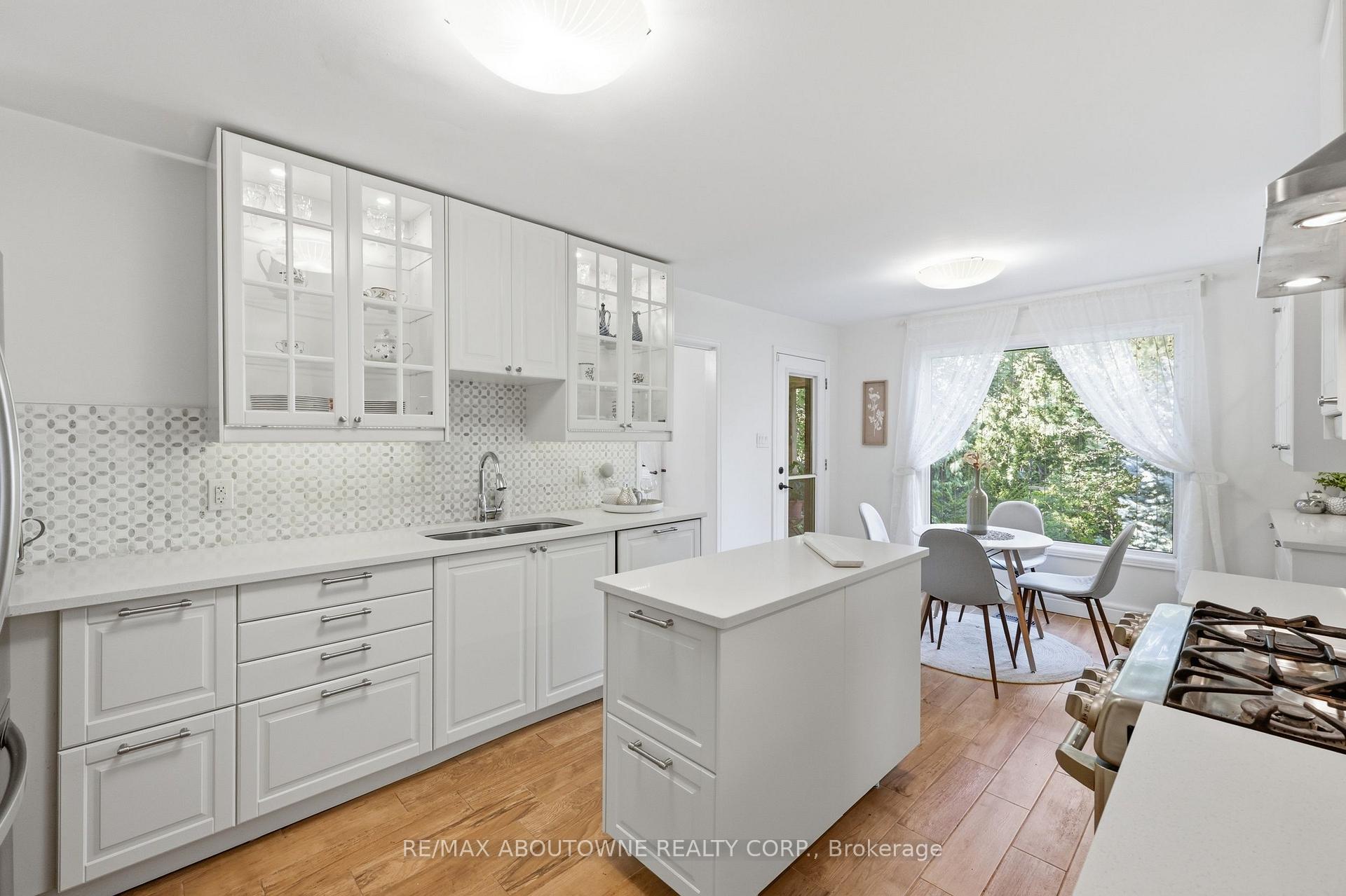 Photo 17 of 572 Harmony Avenue, Burlington, Roseland — HOMEH