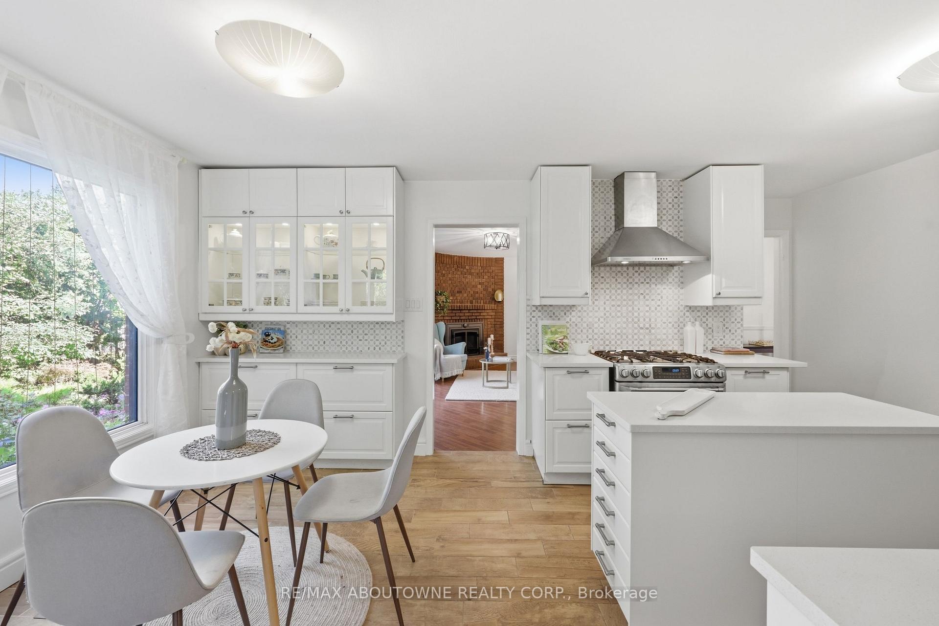 Photo 18 of 572 Harmony Avenue, Burlington, Roseland — HOMEH