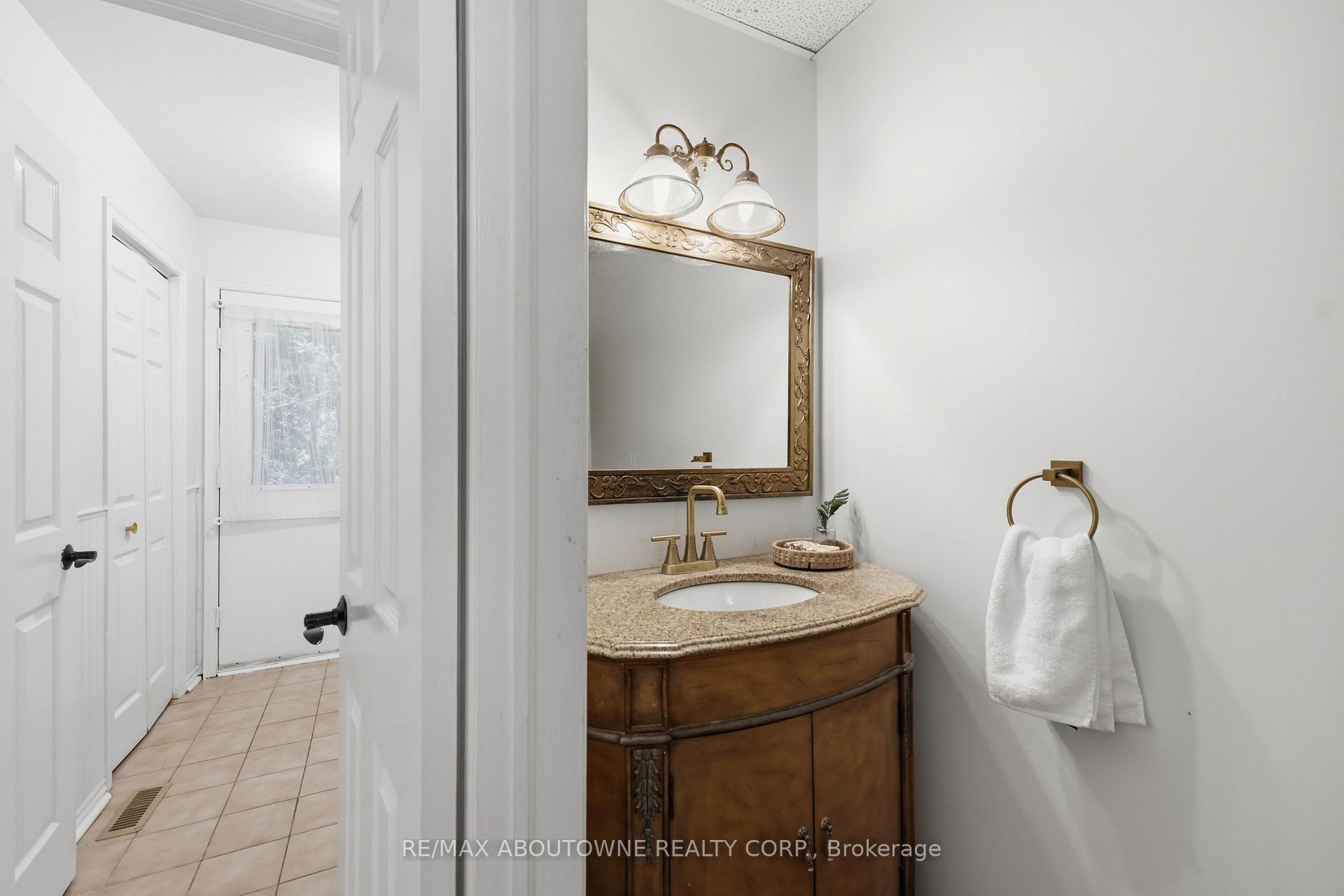 Photo 23 of 572 Harmony Avenue, Burlington, Roseland — HOMEH