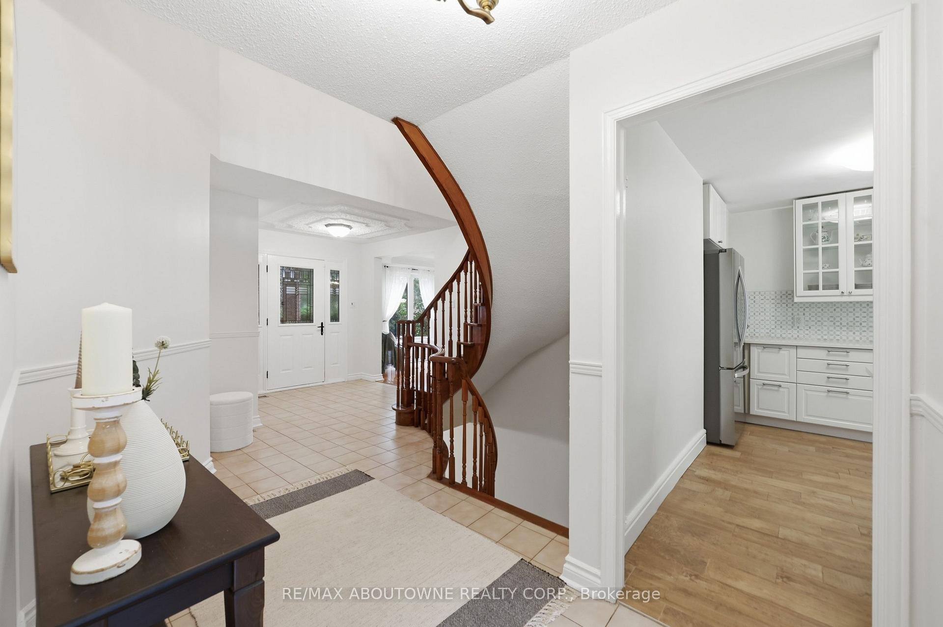 Photo 24 of 572 Harmony Avenue, Burlington, Roseland — HOMEH