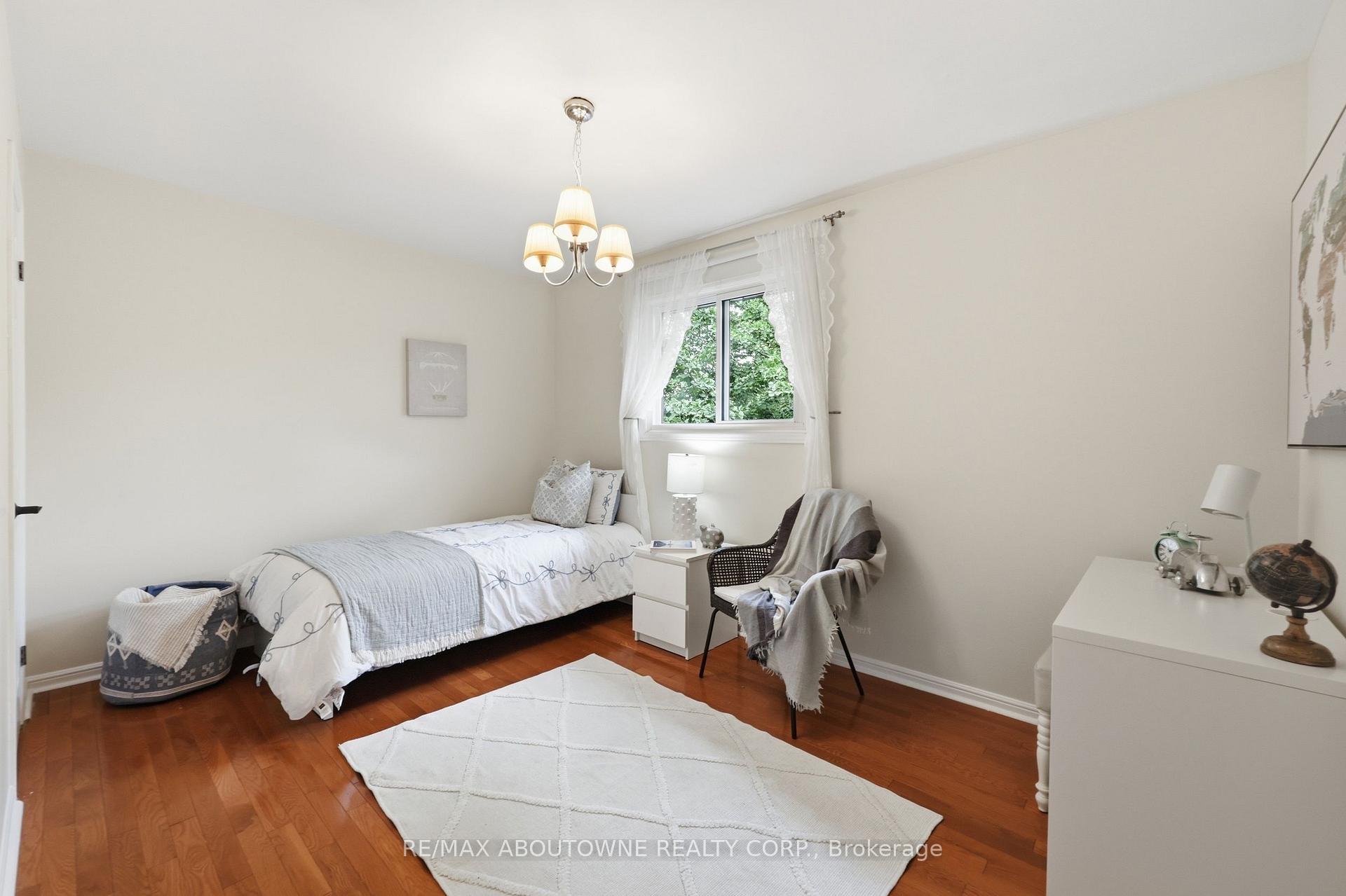 Photo 31 of 572 Harmony Avenue, Burlington, Roseland — HOMEH