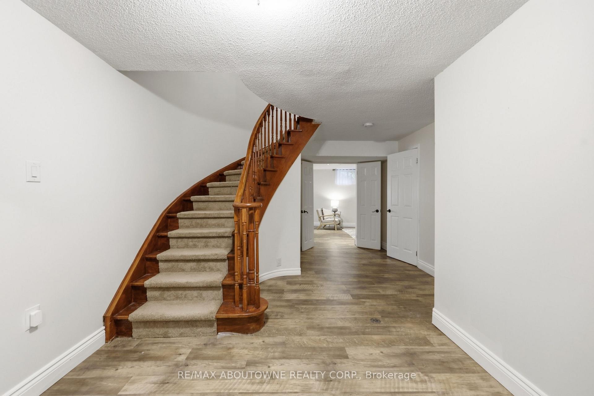 Photo 34 of 572 Harmony Avenue, Burlington, Roseland — HOMEH