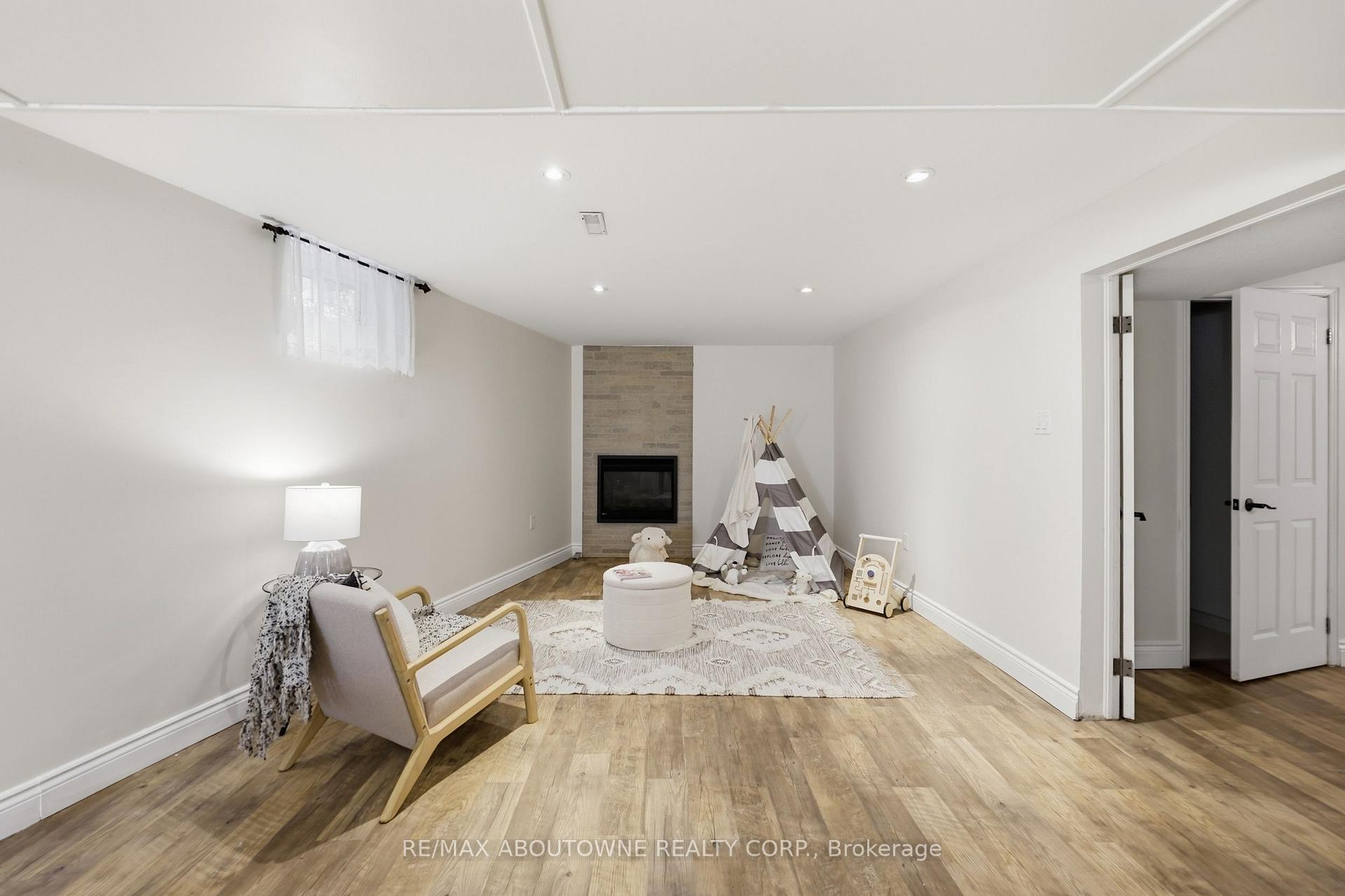 Photo 38 of 572 Harmony Avenue, Burlington, Roseland — HOMEH
