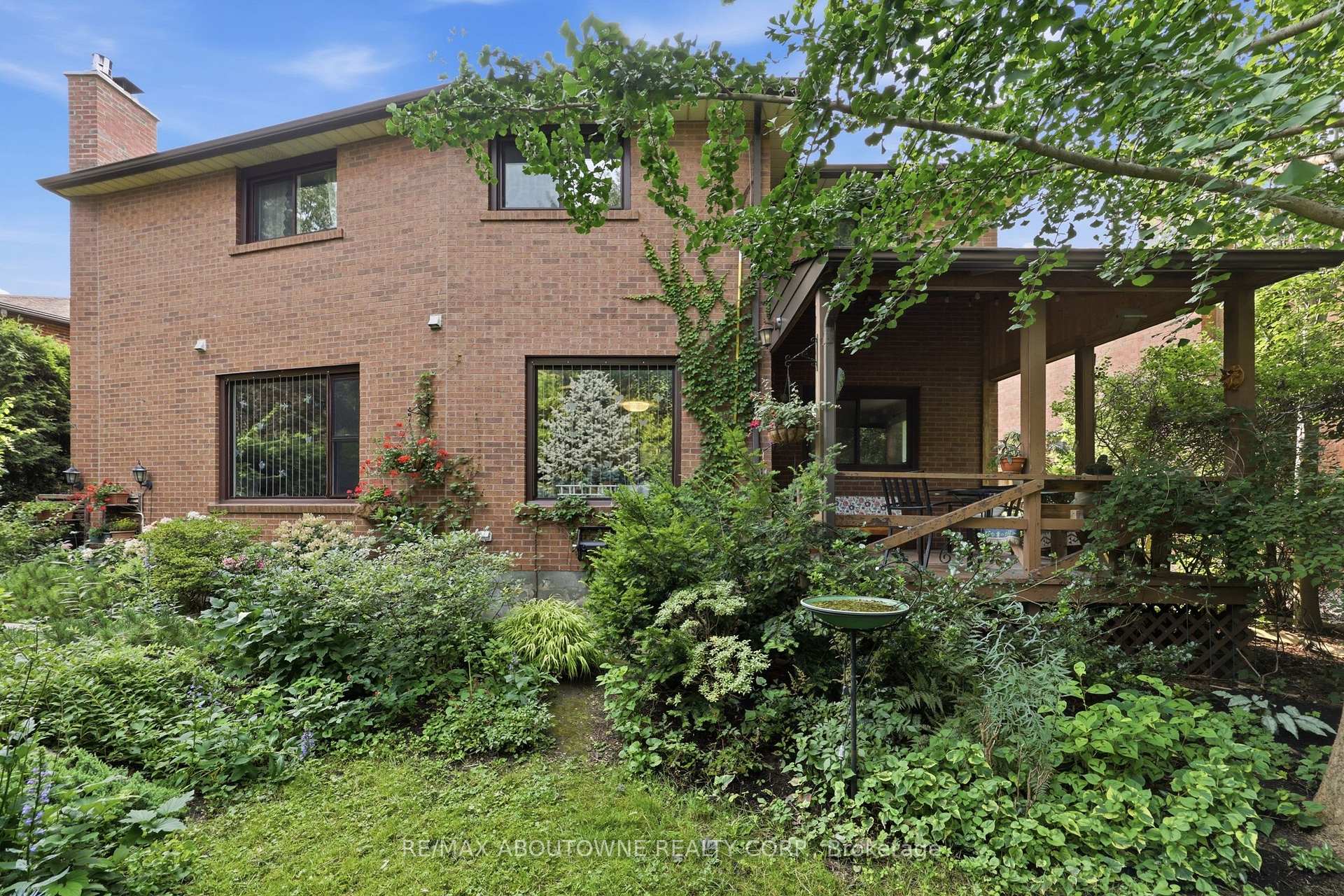 Photo 47 of 572 Harmony Avenue, Burlington, Roseland — HOMEH