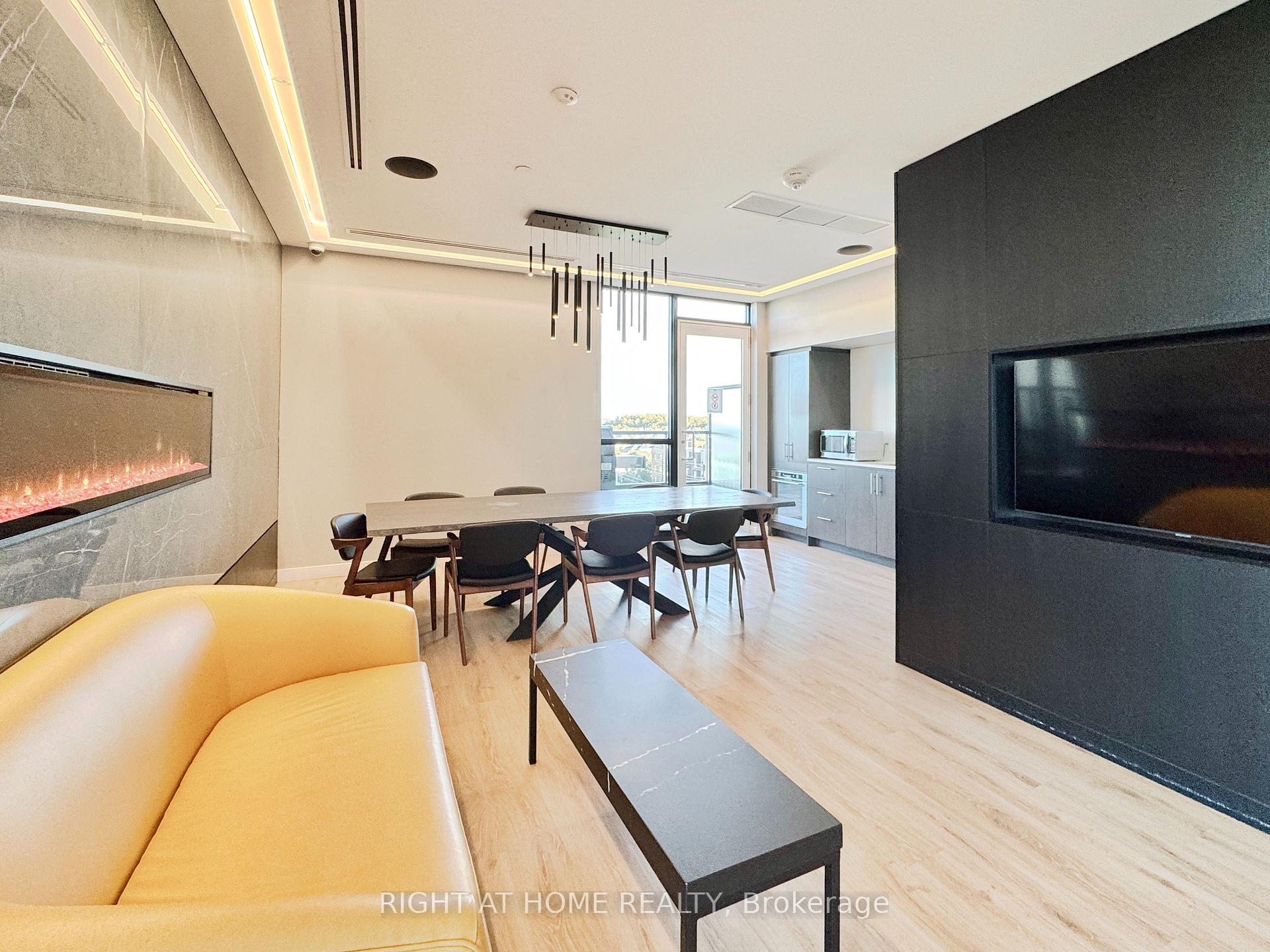 Photo 10 of Unit 708, 681 Yonge Street, Barrie, Painswick South — HOMEH
