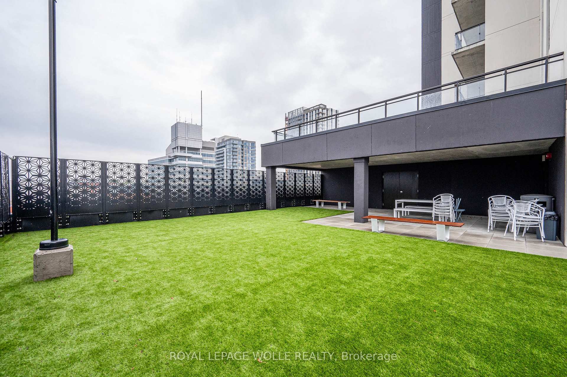 Photo 17 of Unit 2409, 60 Charles Street W, Kitchener, City Commercial Core — HOMEH