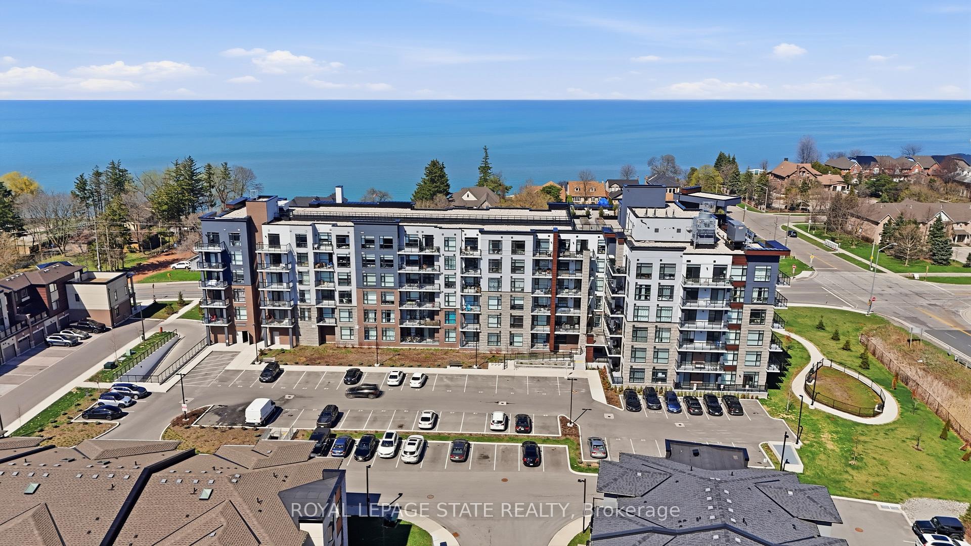 Photo 6 of Unit 301, 600 North Service Road, Hamilton, Lakeshore — HOMEH