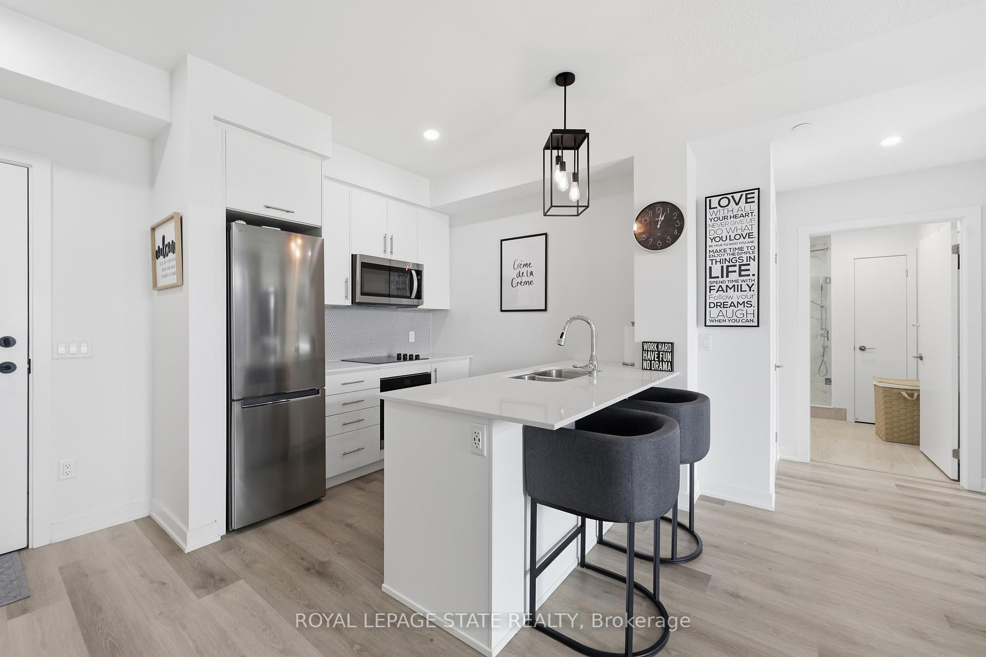 Photo 14 of Unit 301, 600 North Service Road, Hamilton, Lakeshore — HOMEH