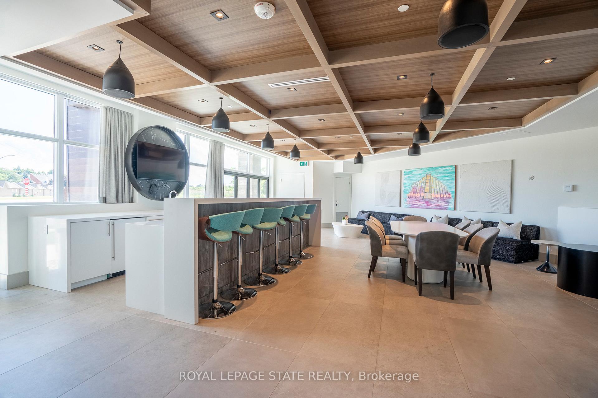 Photo 22 of Unit 301, 600 North Service Road, Hamilton, Lakeshore — HOMEH