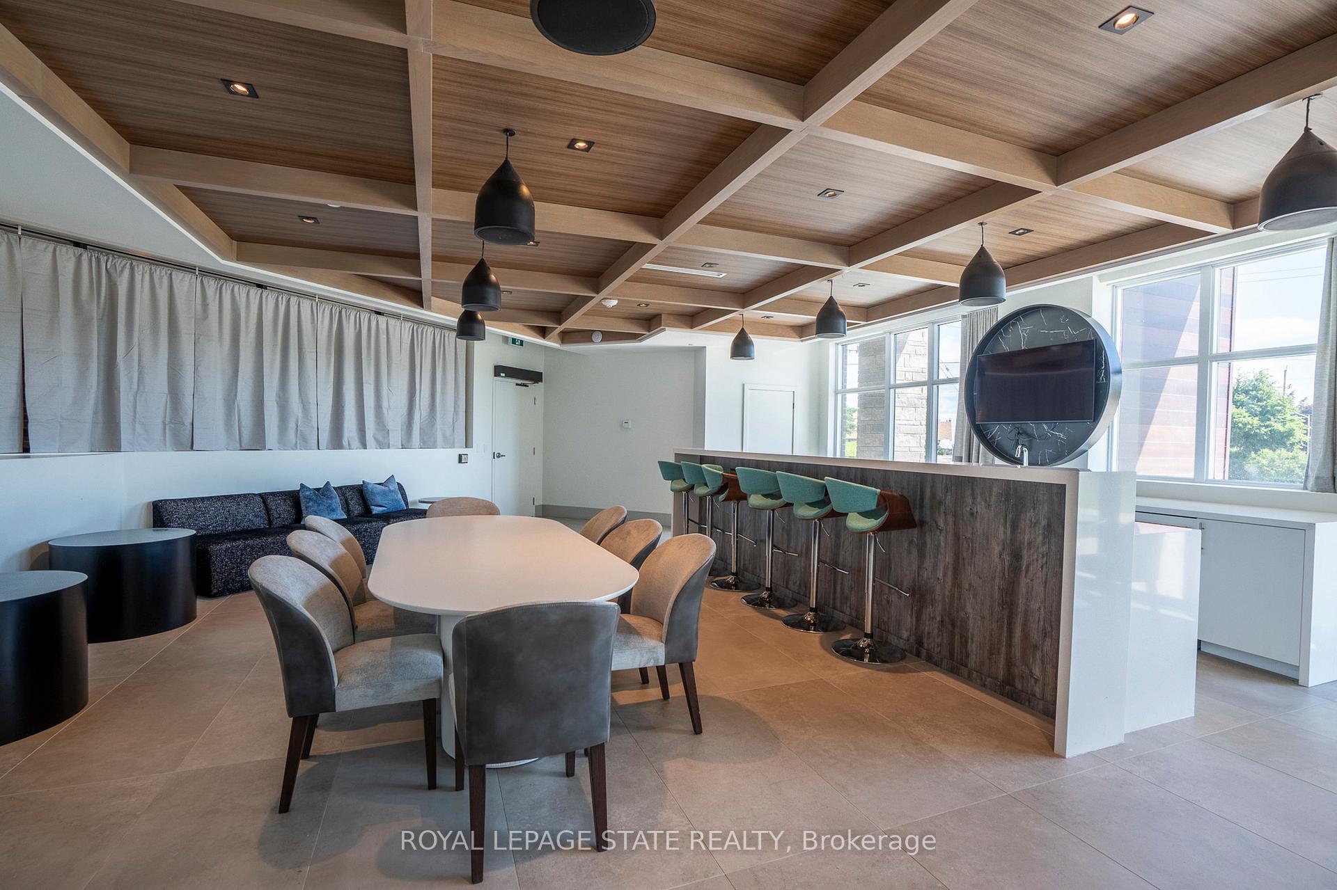 Photo 23 of Unit 301, 600 North Service Road, Hamilton, Lakeshore — HOMEH