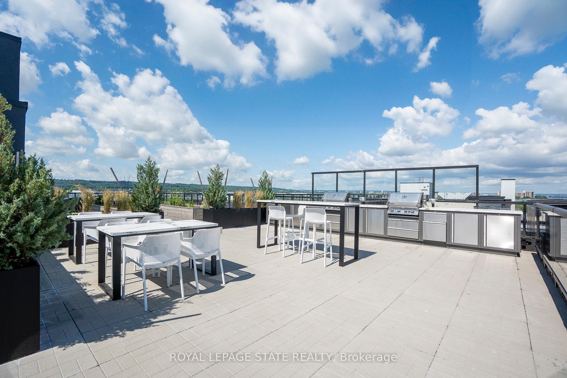 Photo 28 of Unit 301, 600 North Service Road, Hamilton, Lakeshore — HOMEH