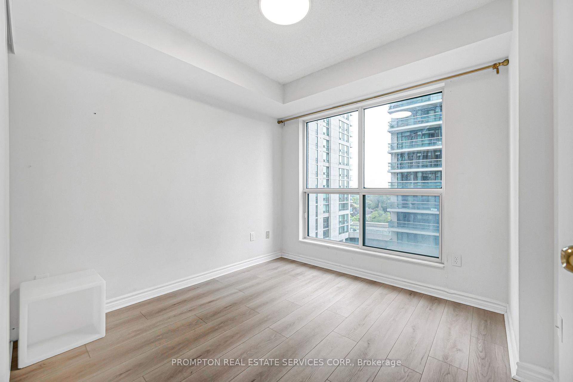 Photo 18 of Unit 807, 7 Lorraine Drive, North York, Willowdale West — HOMEH