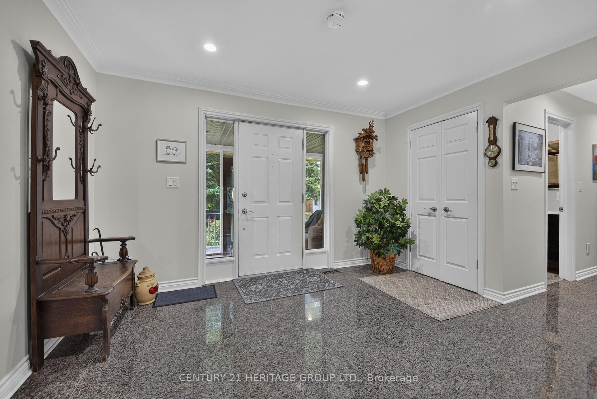 Photo 6 of 1 Arthur Evans Crescent, Bradford West Gwillimbury, Rural Bradford West Gwillimbury — HOMEH