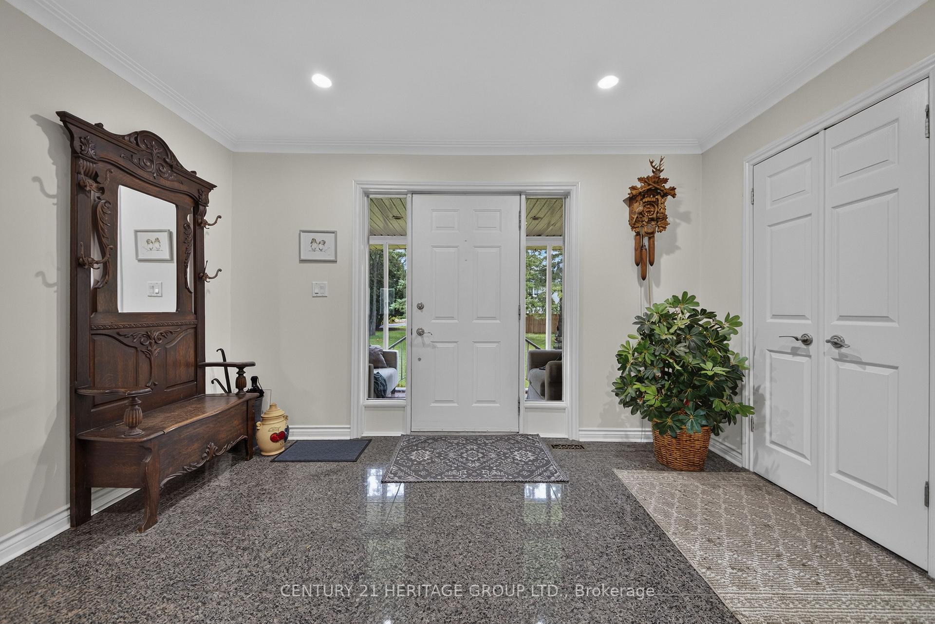 Photo 7 of 1 Arthur Evans Crescent, Bradford West Gwillimbury, Rural Bradford West Gwillimbury — HOMEH