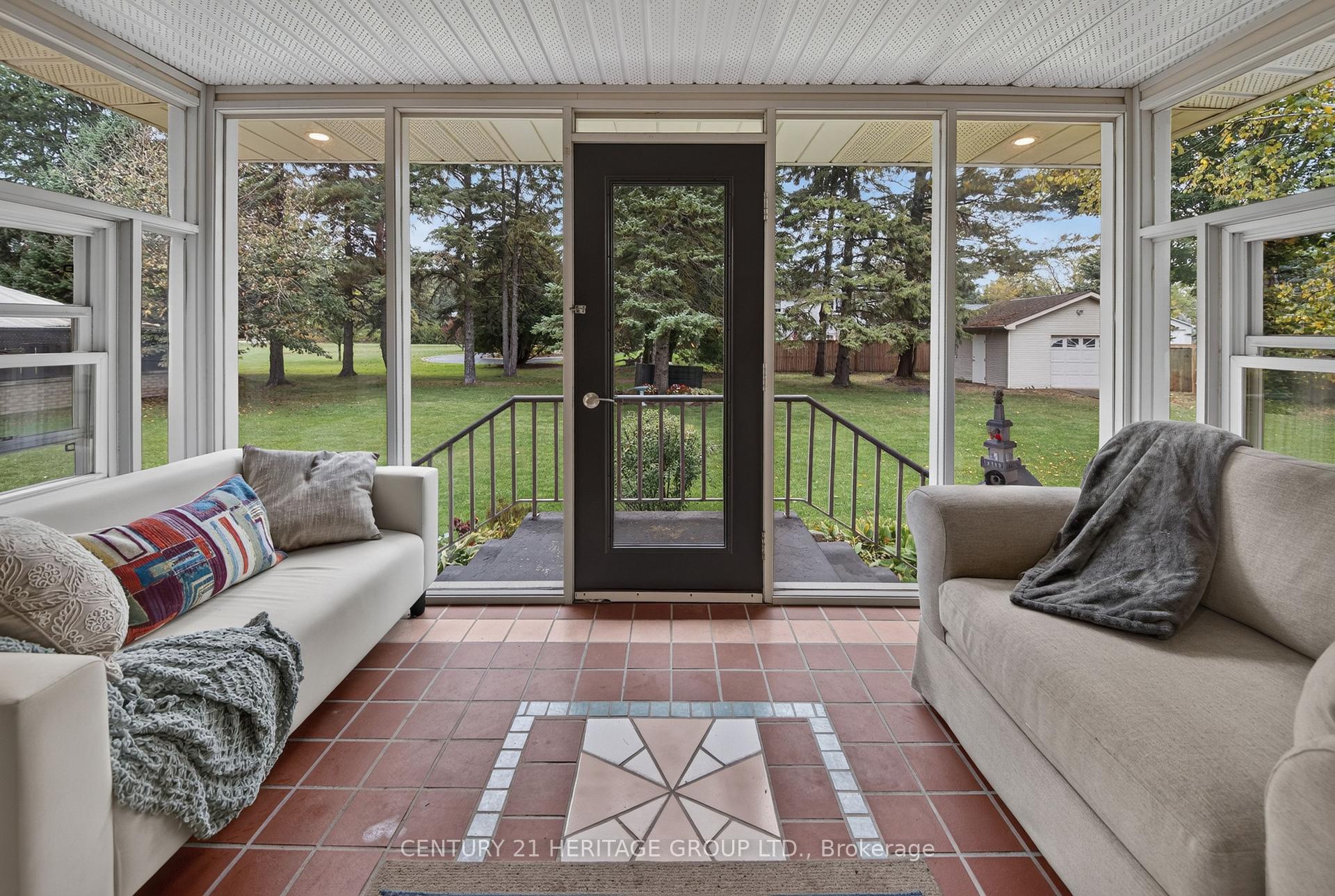 Photo 9 of 1 Arthur Evans Crescent, Bradford West Gwillimbury, Rural Bradford West Gwillimbury — HOMEH