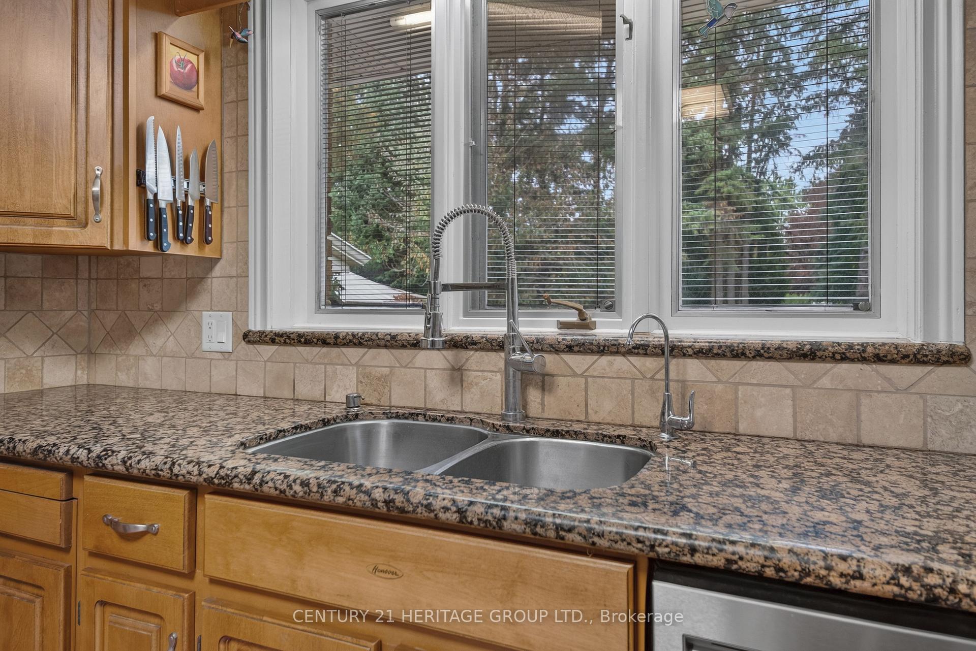 Photo 21 of 1 Arthur Evans Crescent, Bradford West Gwillimbury, Rural Bradford West Gwillimbury — HOMEH
