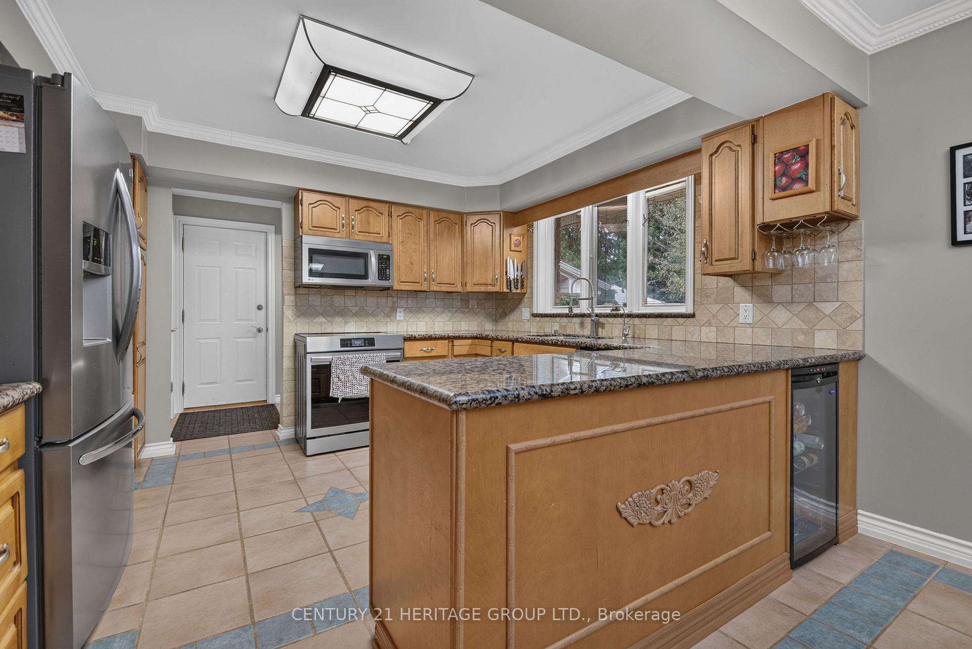 Photo 25 of 1 Arthur Evans Crescent, Bradford West Gwillimbury, Rural Bradford West Gwillimbury — HOMEH