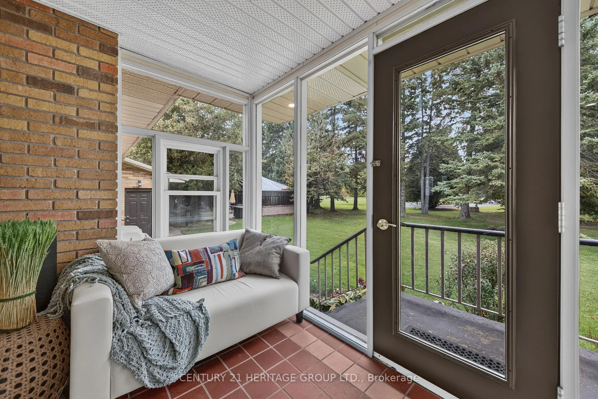 Photo 12 of 1 Arthur Evans Crescent, Bradford West Gwillimbury, Rural Bradford West Gwillimbury — HOMEH