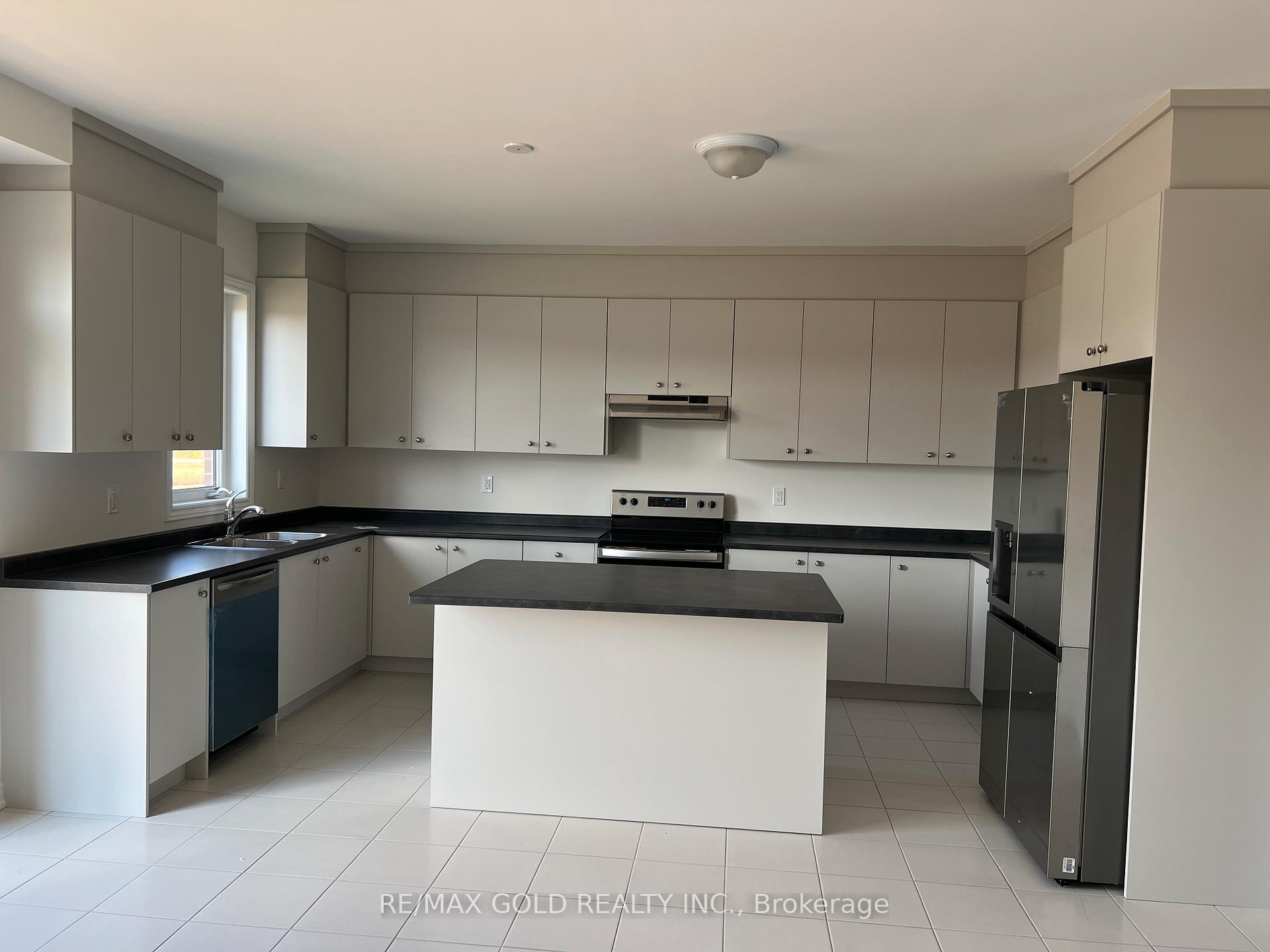 Photo 7 of 21 Sanford Circle, Springwater, Centre Vespra — HOMEH