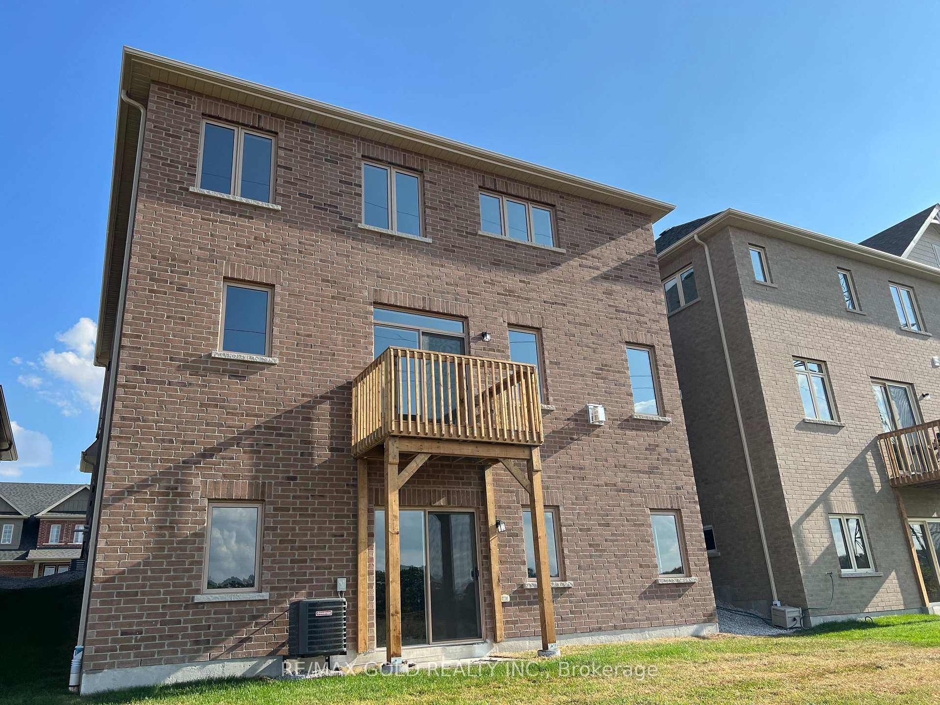 Photo 17 of 21 Sanford Circle, Springwater, Centre Vespra — HOMEH