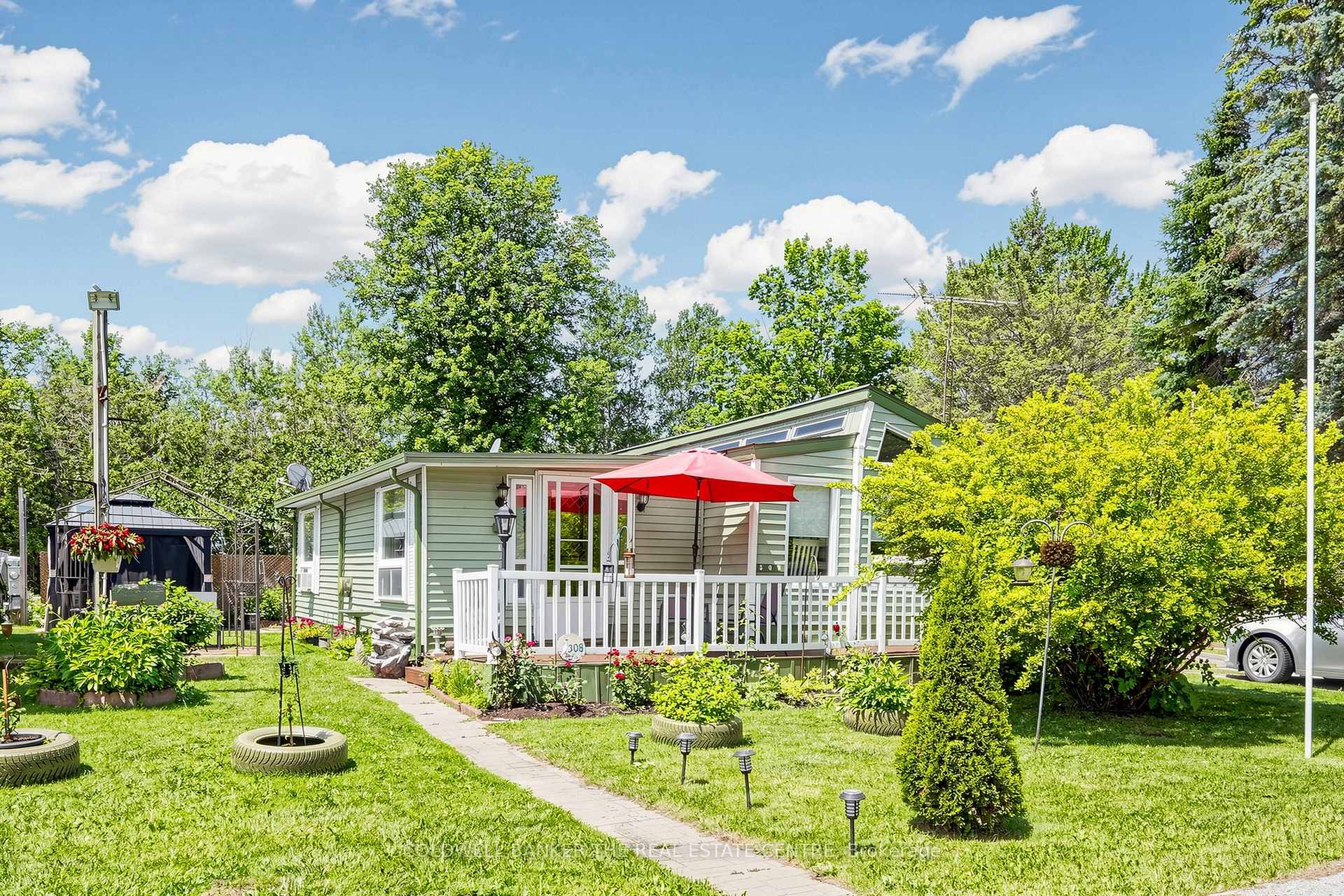 Photo 2 of Unit 308, 285 Crydermans Side Road, Georgina, Baldwin — HOMEH