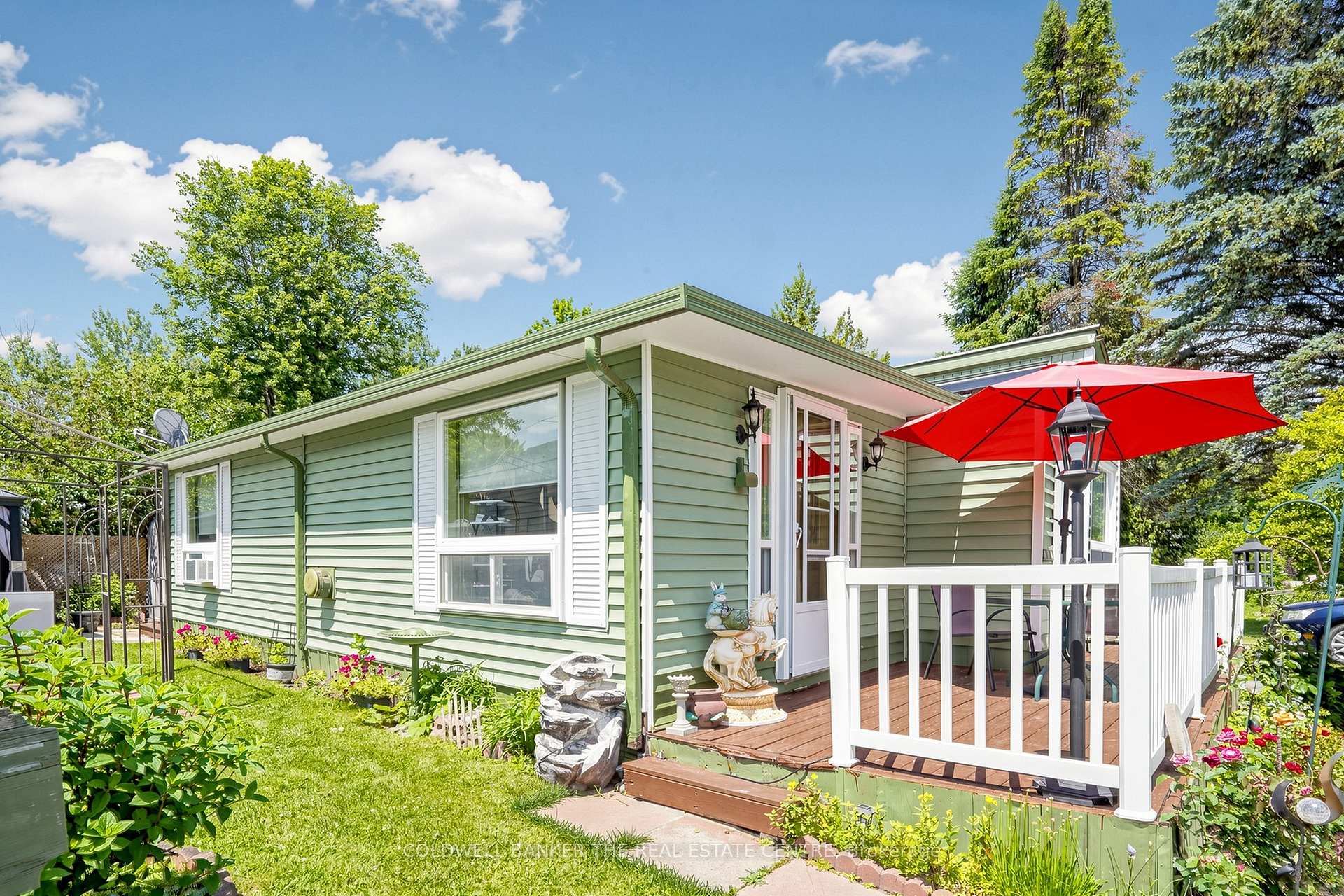Photo 3 of Unit 308, 285 Crydermans Side Road, Georgina, Baldwin — HOMEH