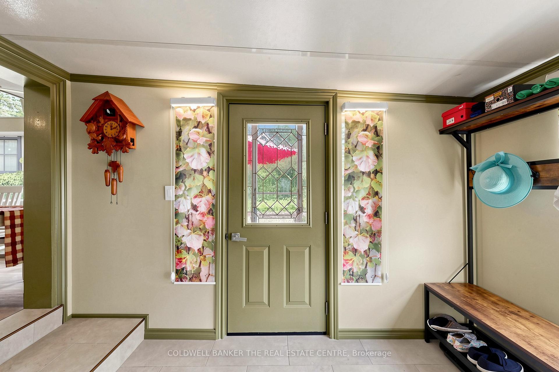 Photo 4 of Unit 308, 285 Crydermans Side Road, Georgina, Baldwin — HOMEH