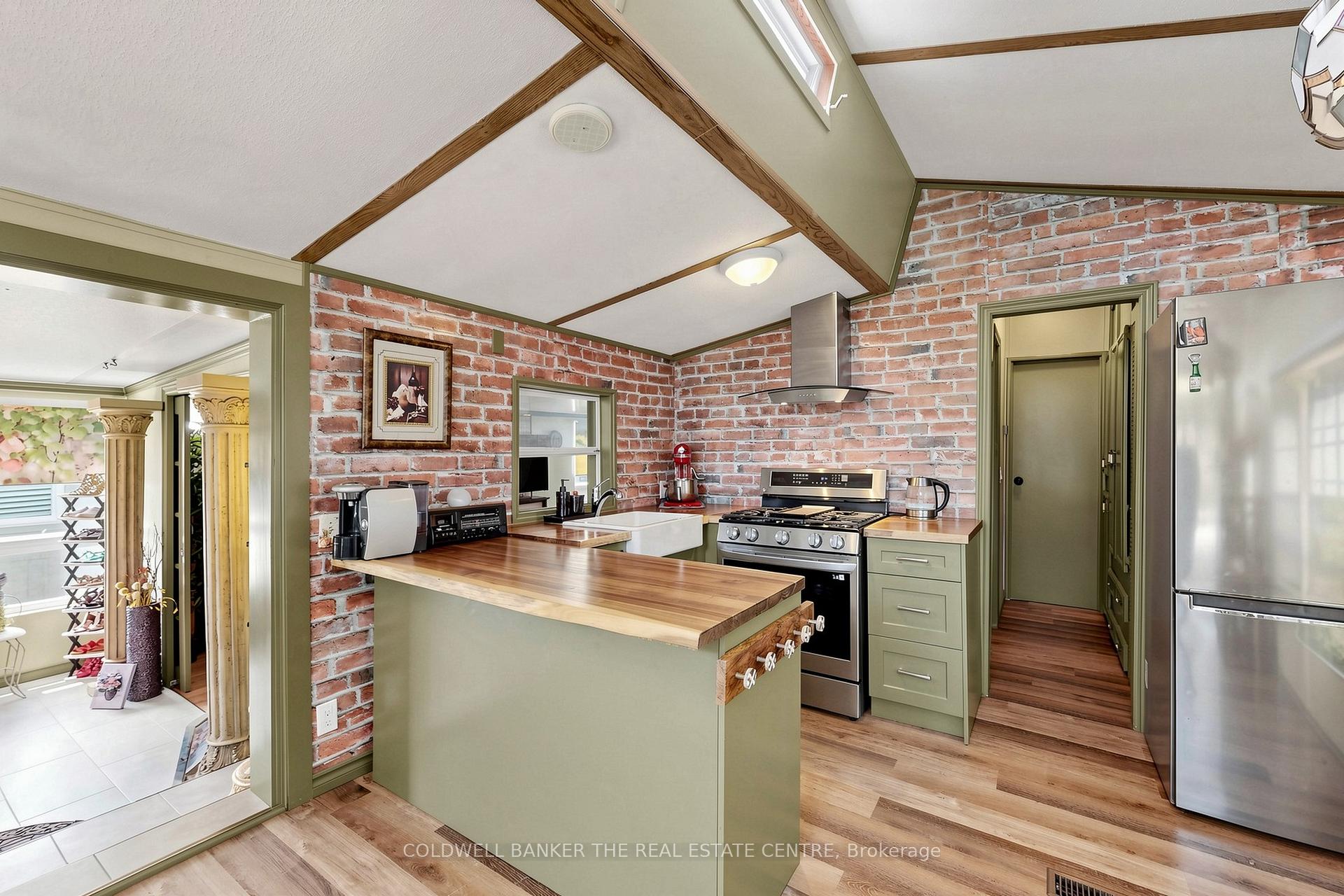 Photo 15 of Unit 308, 285 Crydermans Side Road, Georgina, Baldwin — HOMEH