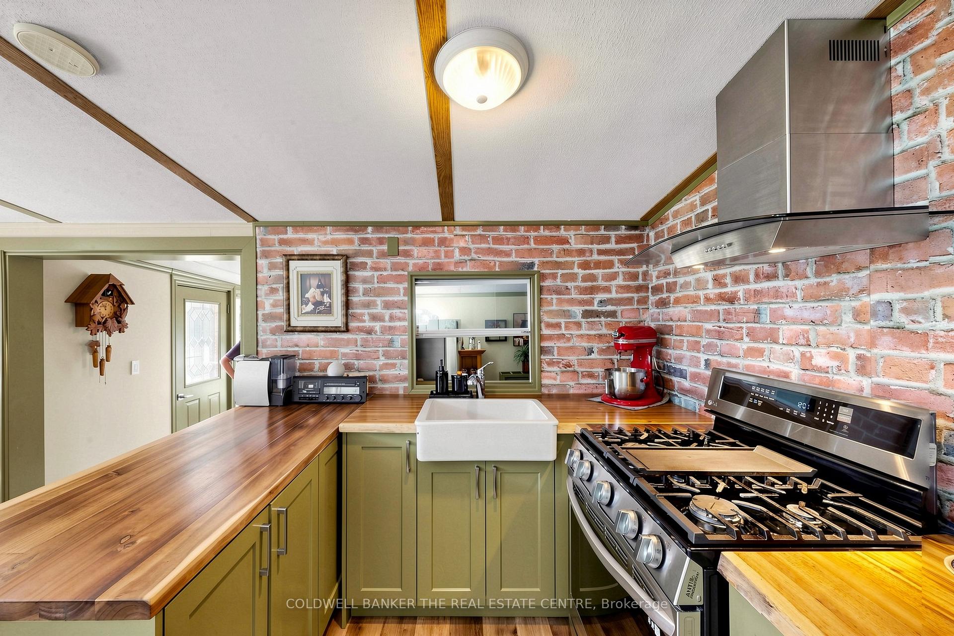 Photo 16 of Unit 308, 285 Crydermans Side Road, Georgina, Baldwin — HOMEH