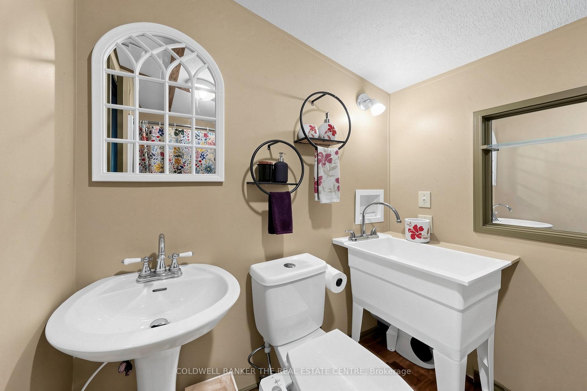 Photo 22 of Unit 308, 285 Crydermans Side Road, Georgina, Baldwin — HOMEH