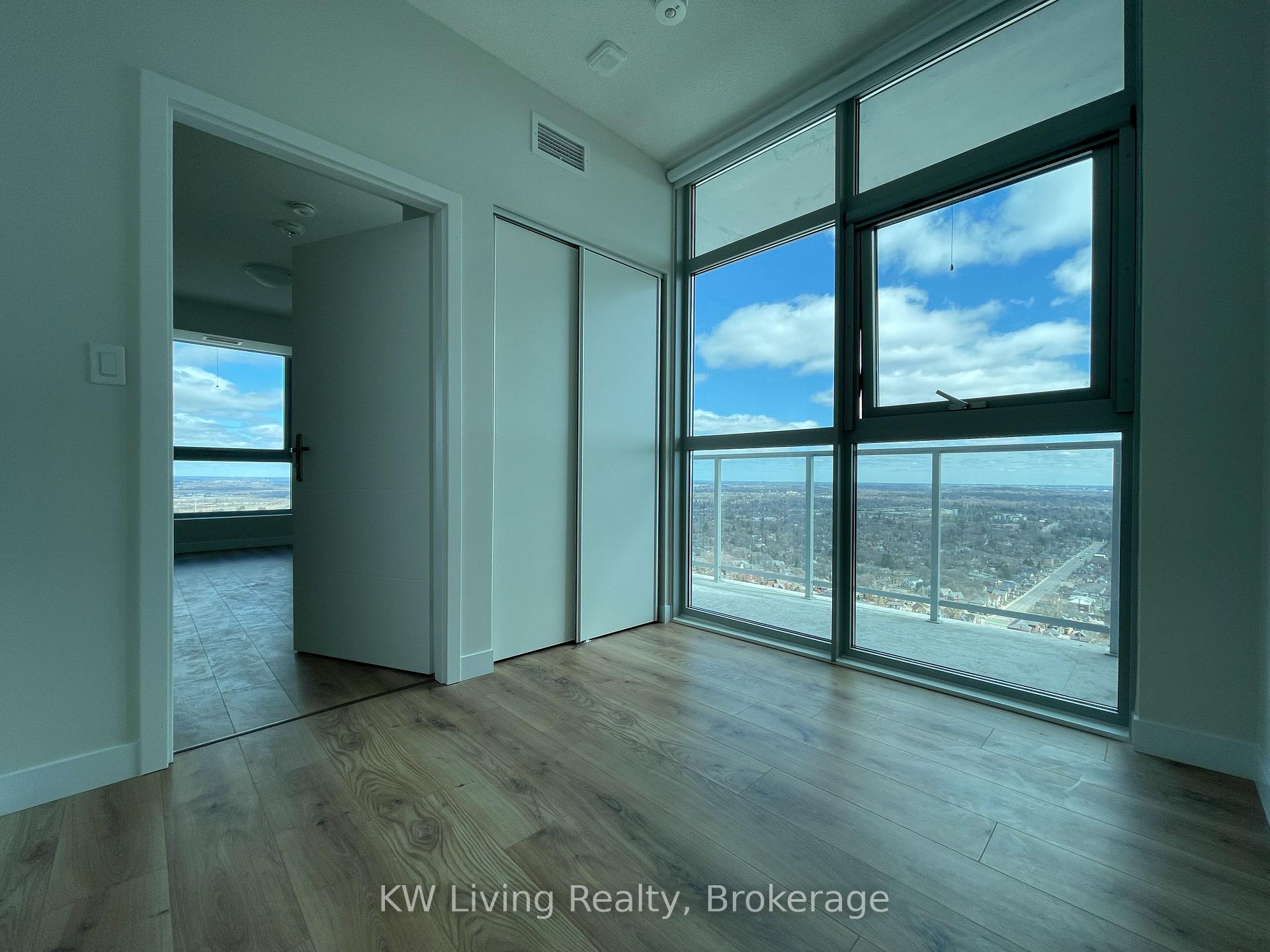 Photo 15 of Unit 3202, 60 Frederick Street, Kitchener, Civic Centre — HOMEH