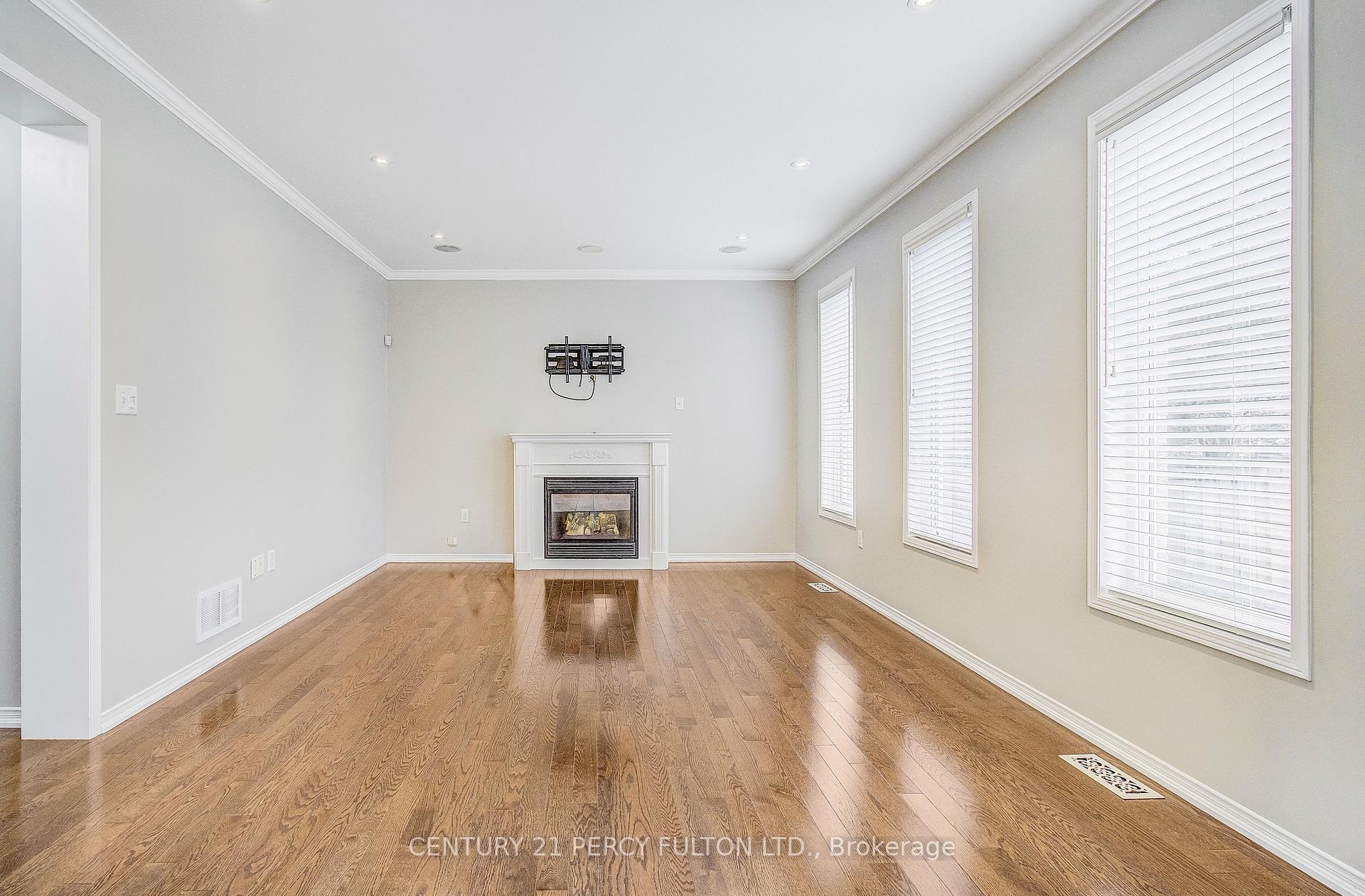 Photo 25 of 24 Bellhouse Place, Whitby, Brooklin — HOMEH