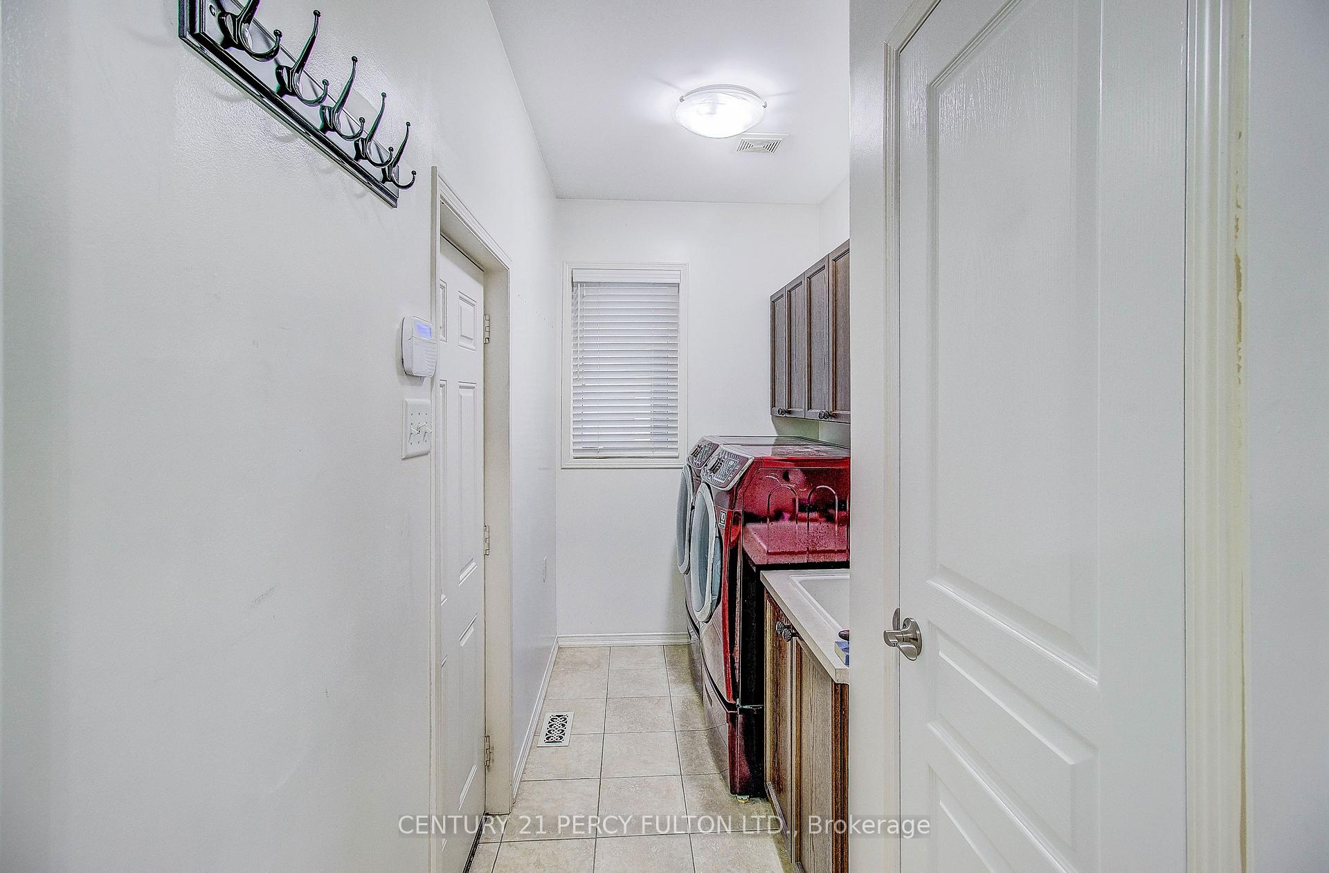 Photo 29 of 24 Bellhouse Place, Whitby, Brooklin — HOMEH