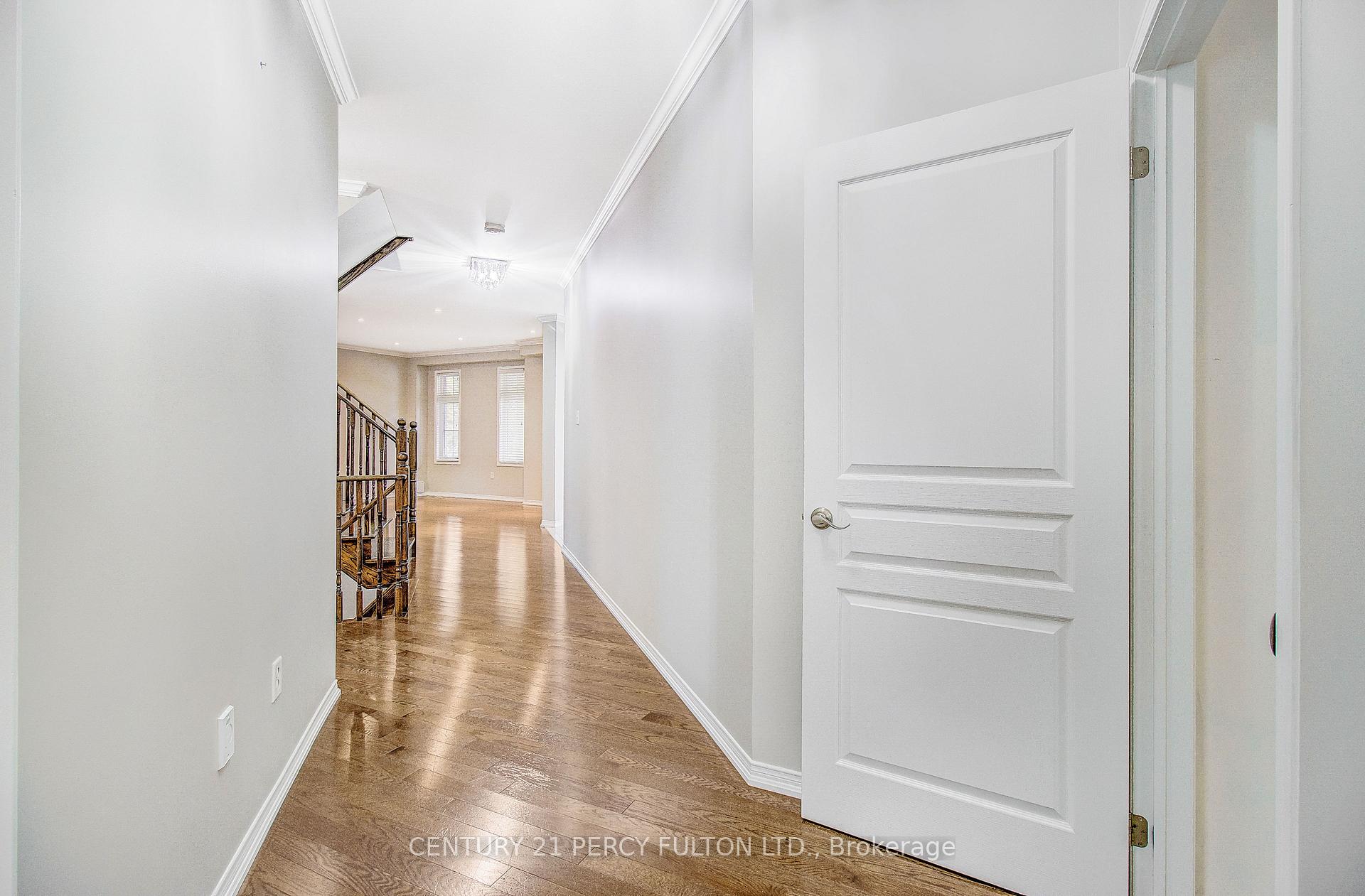 Photo 33 of 24 Bellhouse Place, Whitby, Brooklin — HOMEH