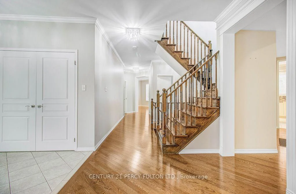 Photo 14 of 24 Bellhouse Place, Whitby, Brooklin — HOMEH