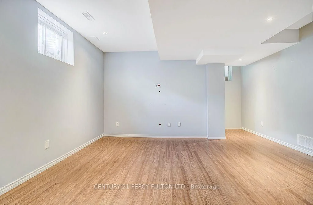 Photo 48 of 24 Bellhouse Place, Whitby, Brooklin — HOMEH