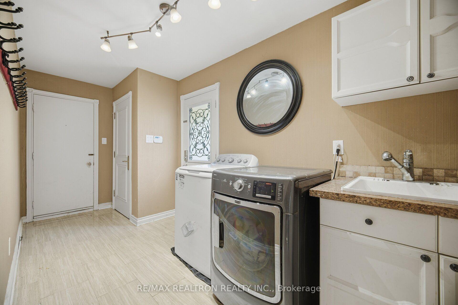 Photo 16 of 80 East Humber Drive, King, King City — HOMEH